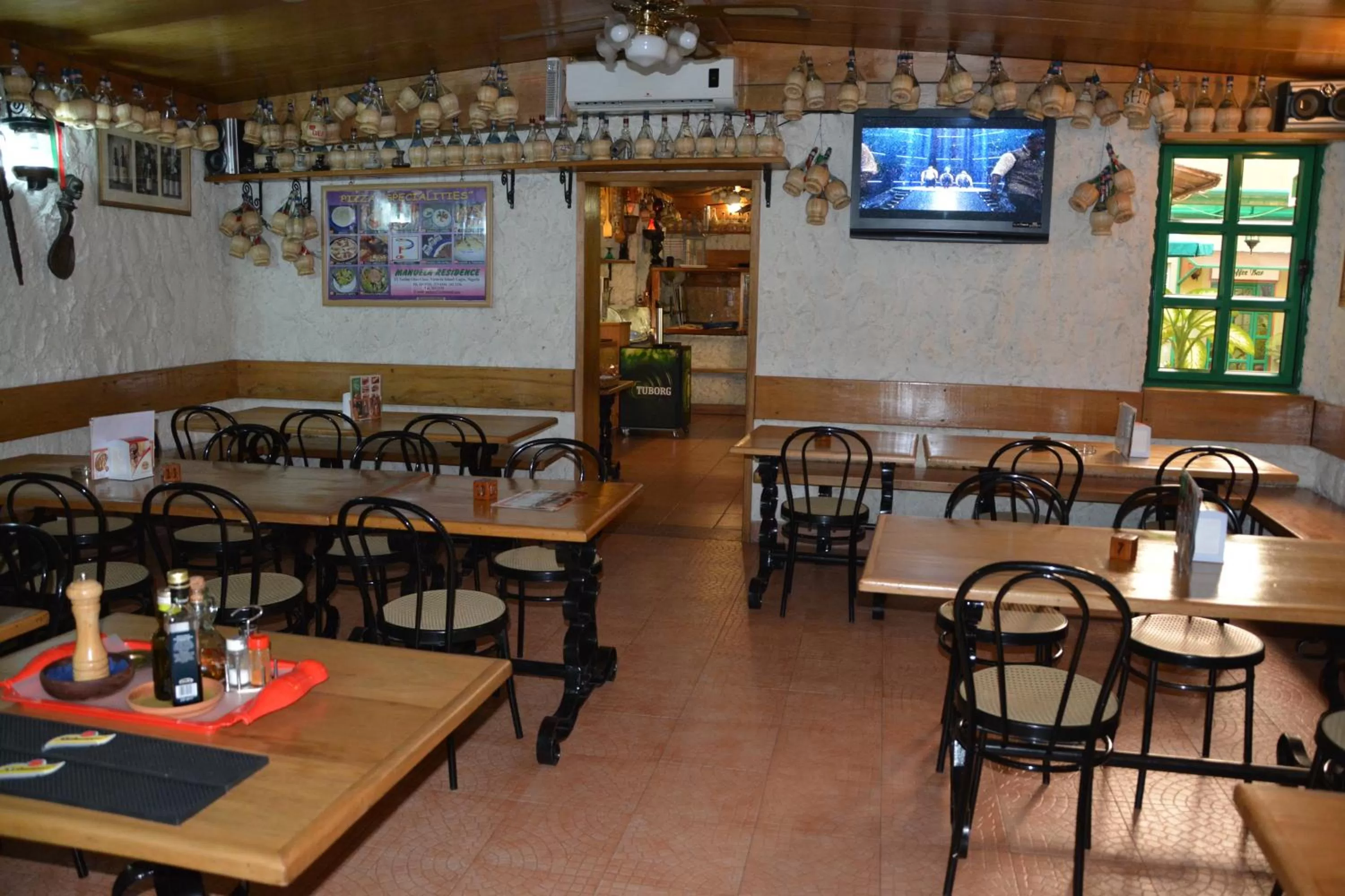 Food and drinks in Manuela Residence