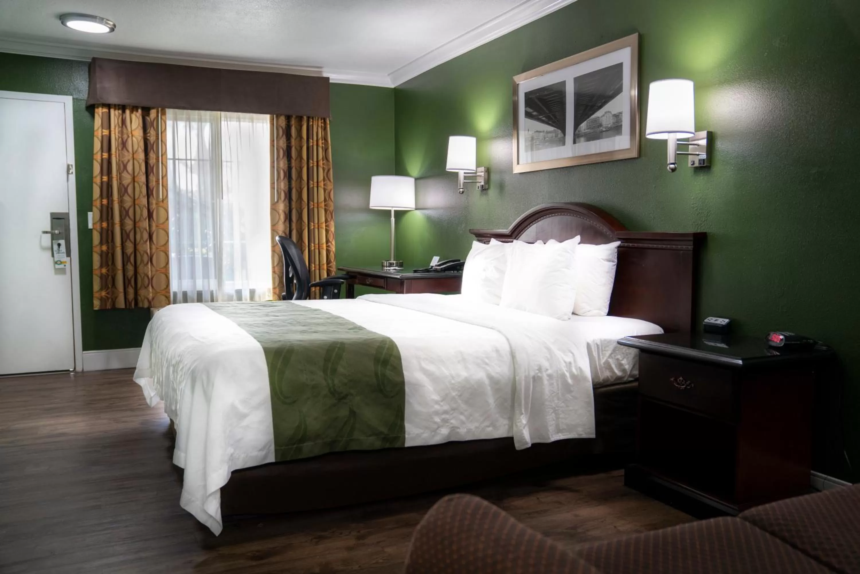 Standard Room, 1 King Bed, Smoking in Quality Inn Hemet - San Jacinto