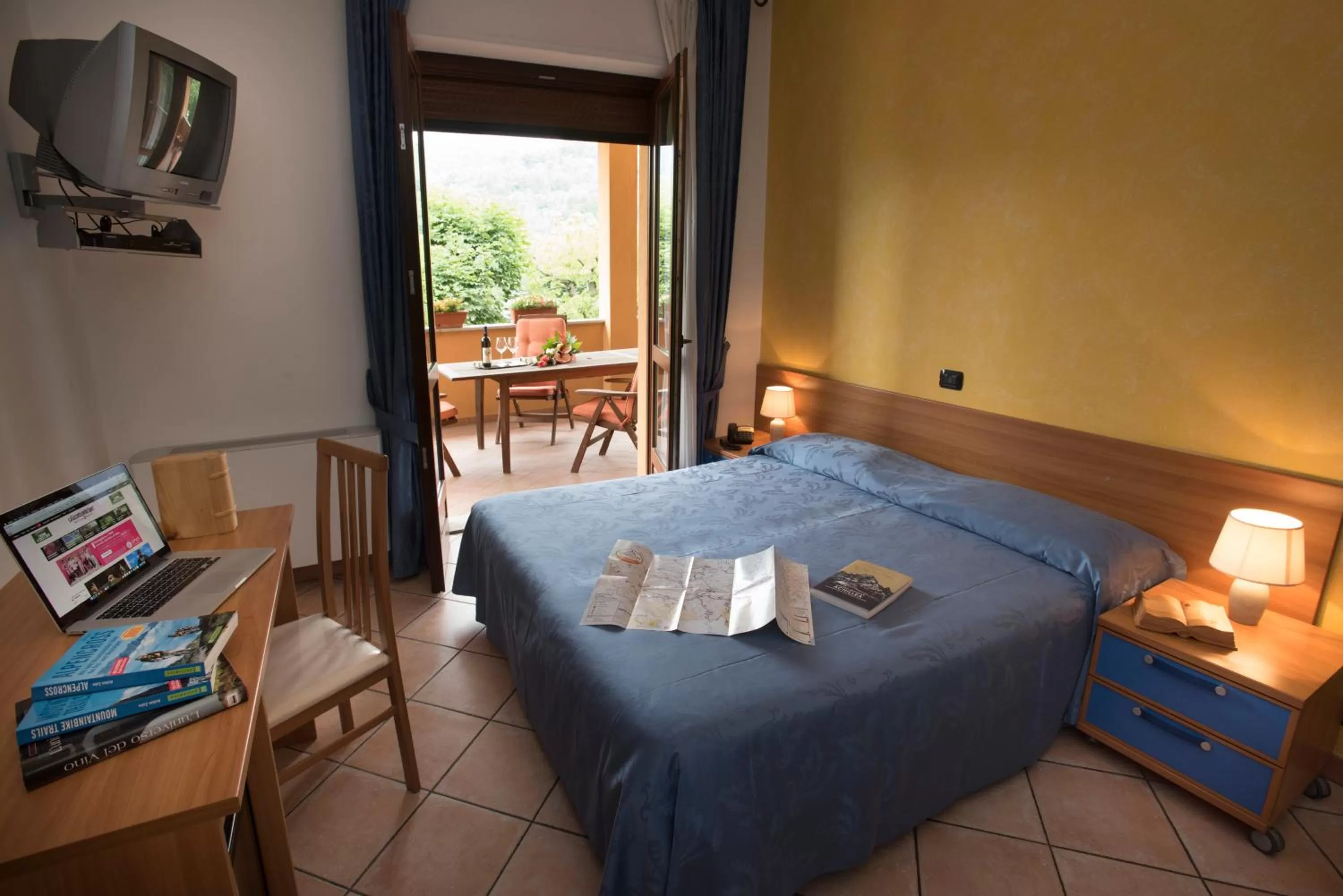 Bedroom, Bed in Hotel la Colletta