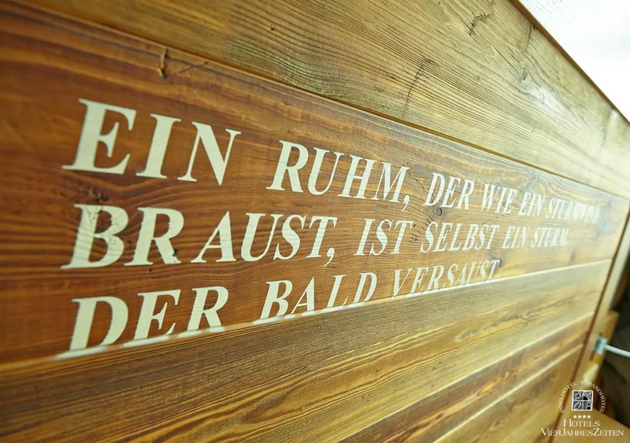 Bed in Strandhotel VierJahresZeiten