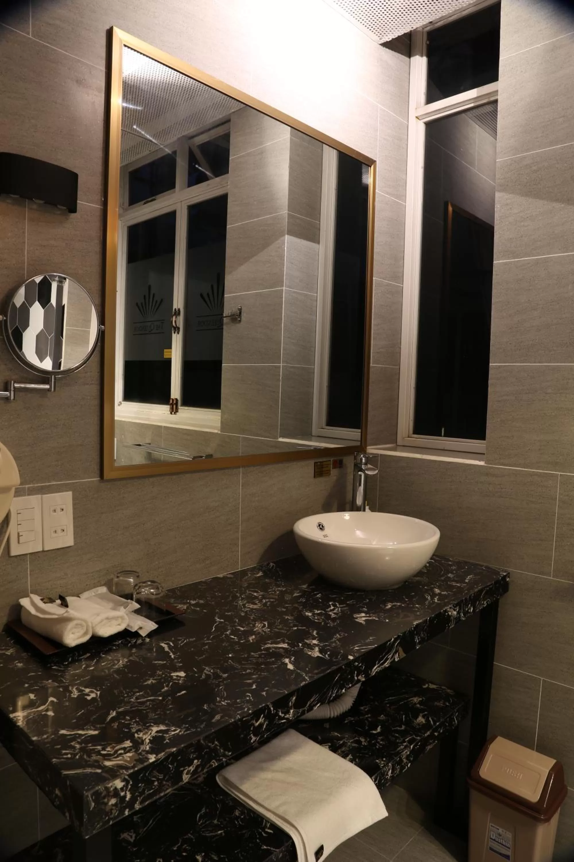 Bathroom in THE QUEENDOR BOUTIQUE HOTEL