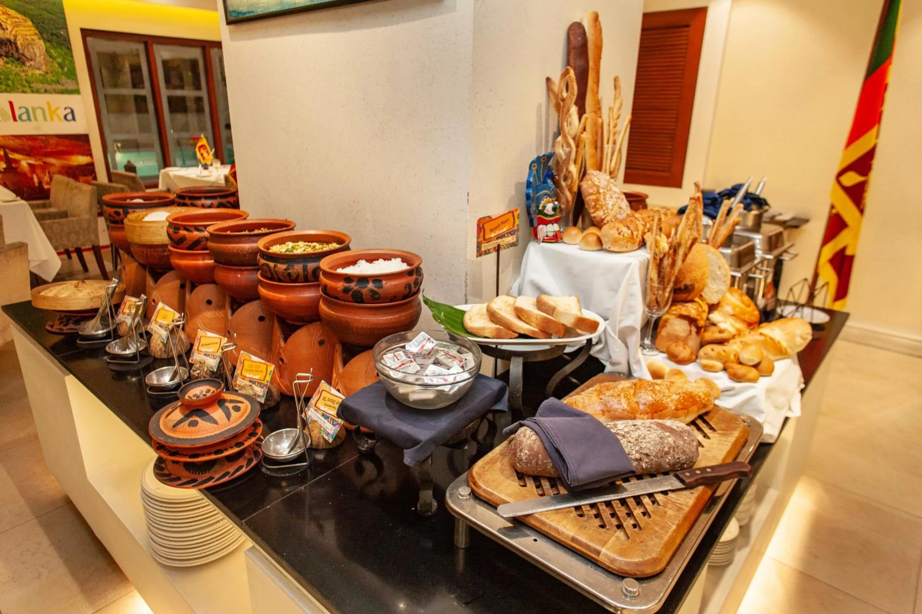 Restaurant/places to eat in Royal Park Residence Hotel