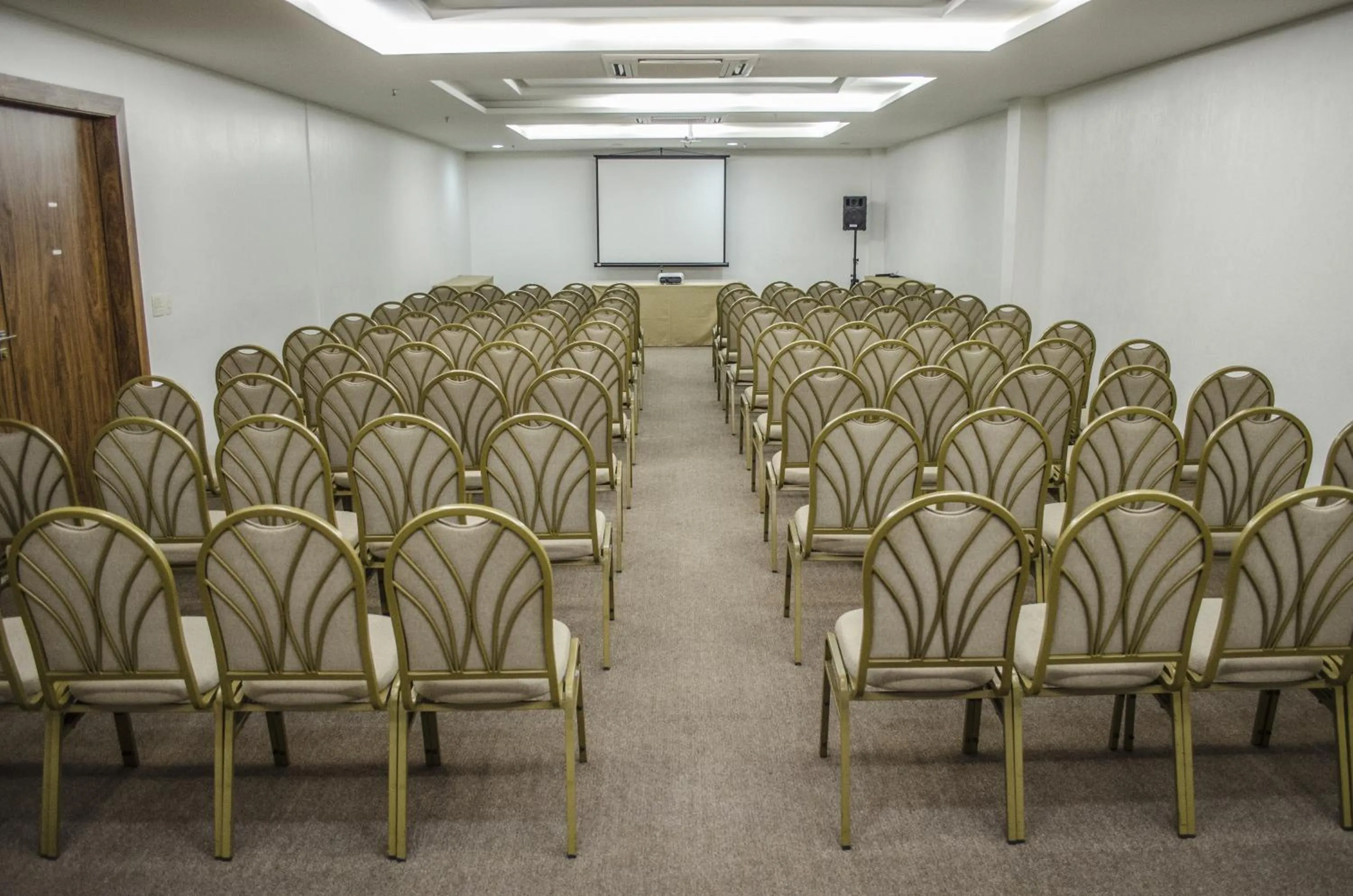 Meeting/conference room in Mont Blanc Apart Hotel - Duque de Caxias