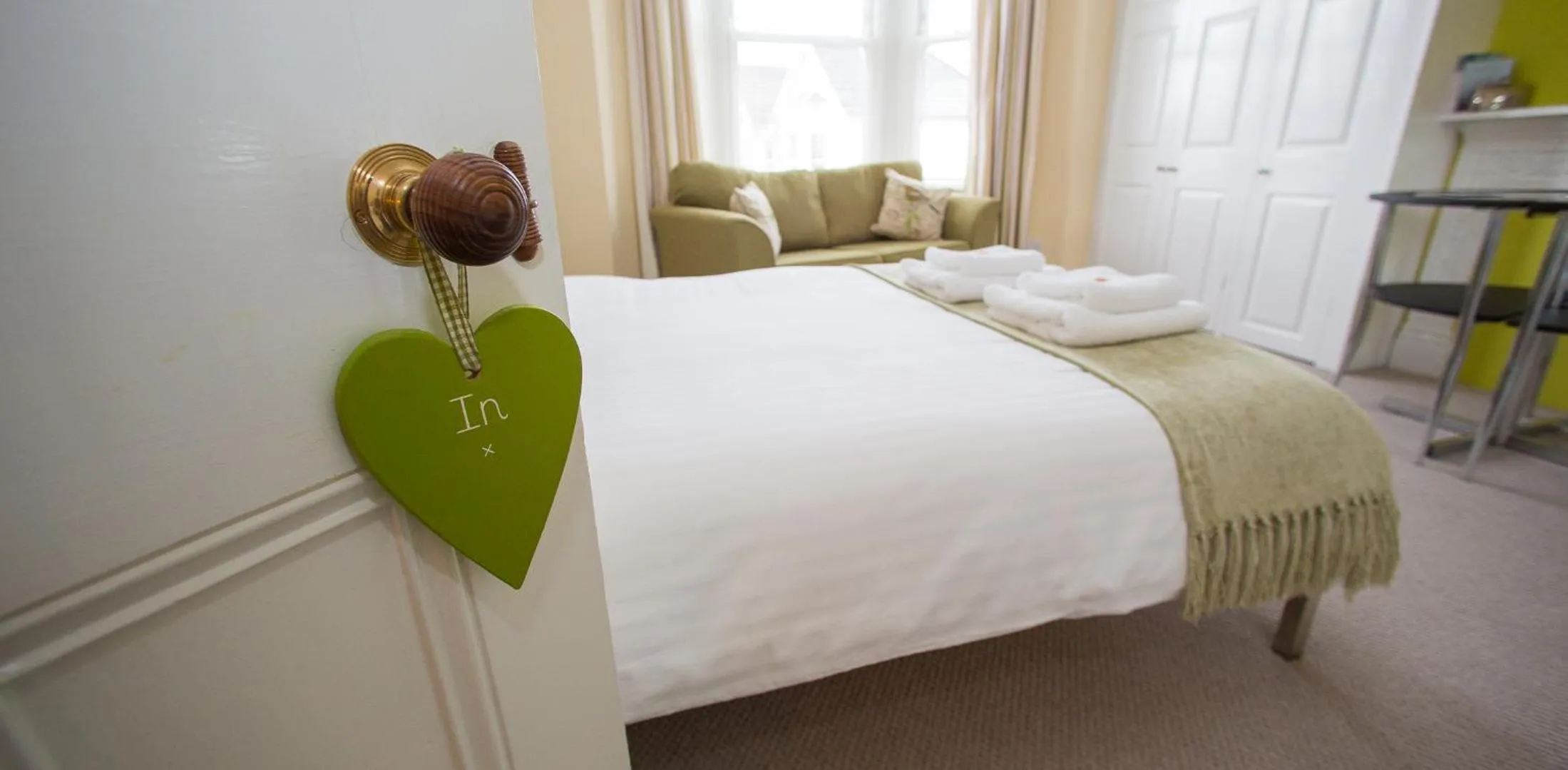 Decorative detail, Bed in Studios At Glenthorne