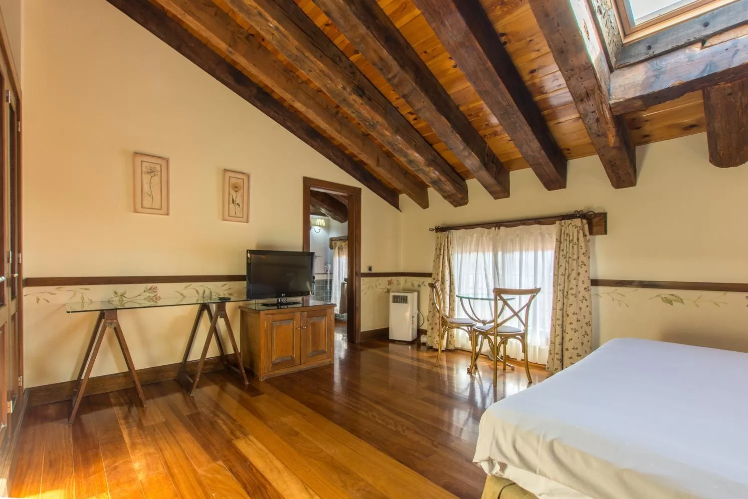 TV/Entertainment Center in El Rincón de Rascafría