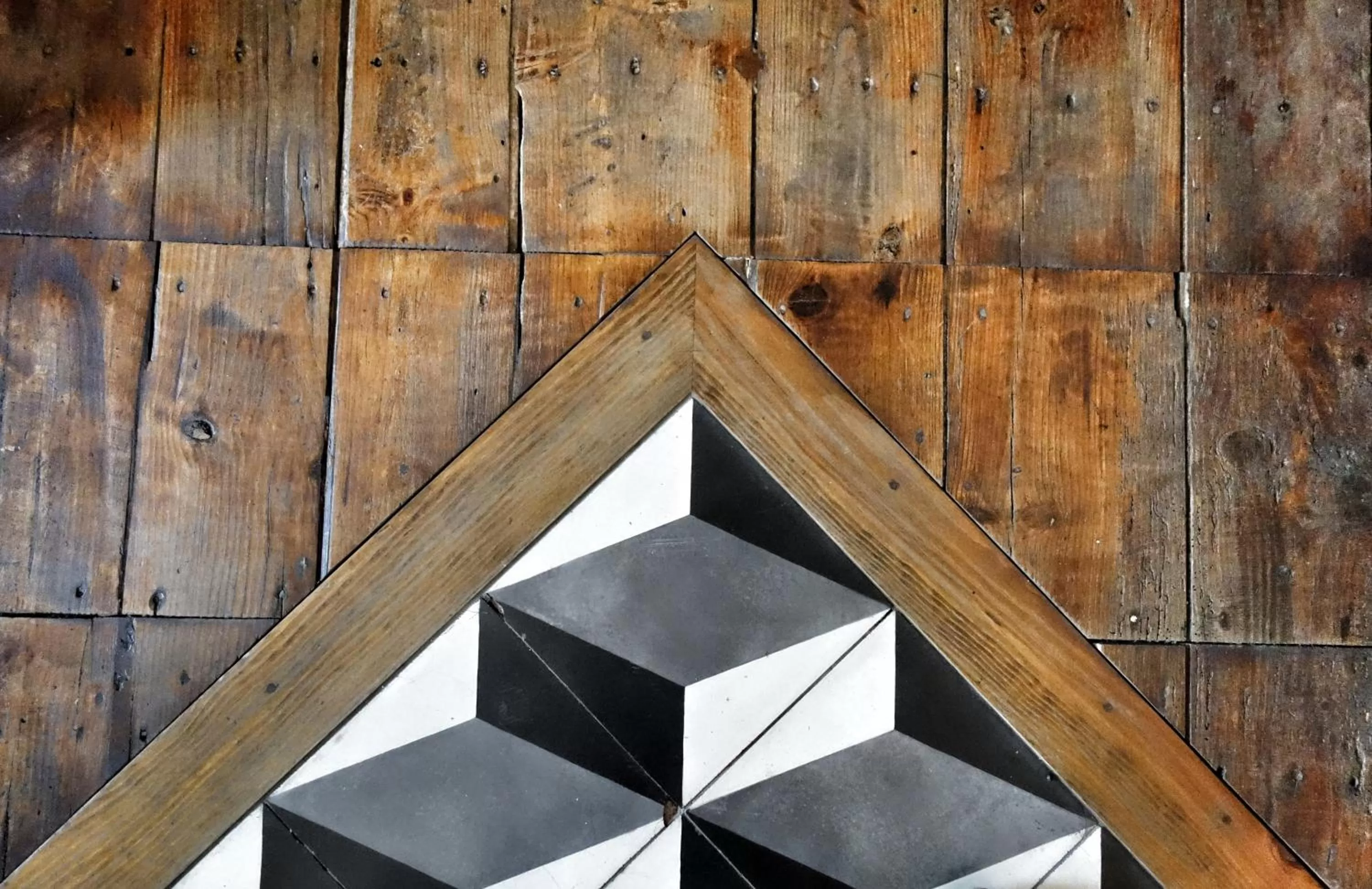 Decorative detail in Hôtel Henri IV