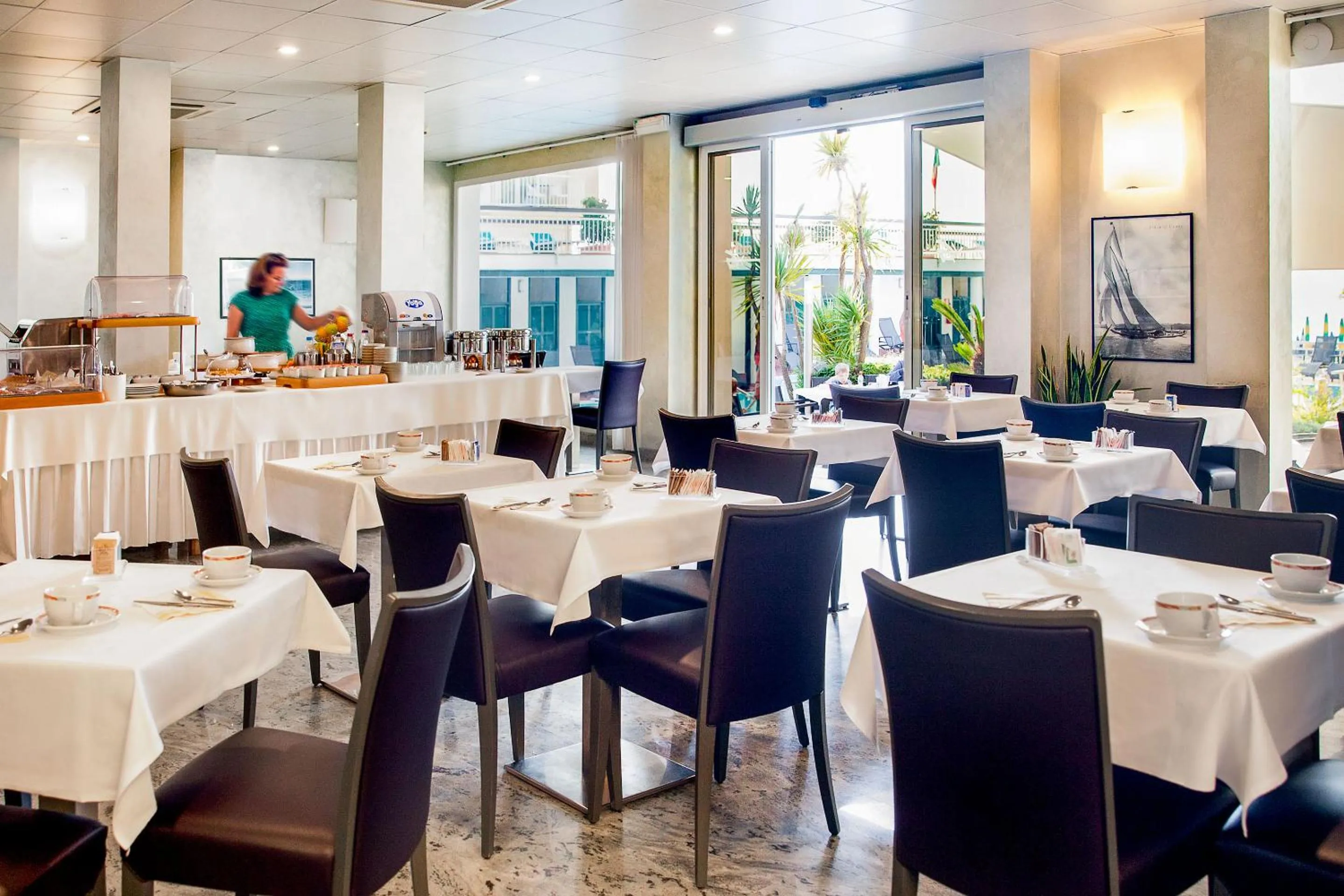 Restaurant/places to eat in Hotel Gabriella