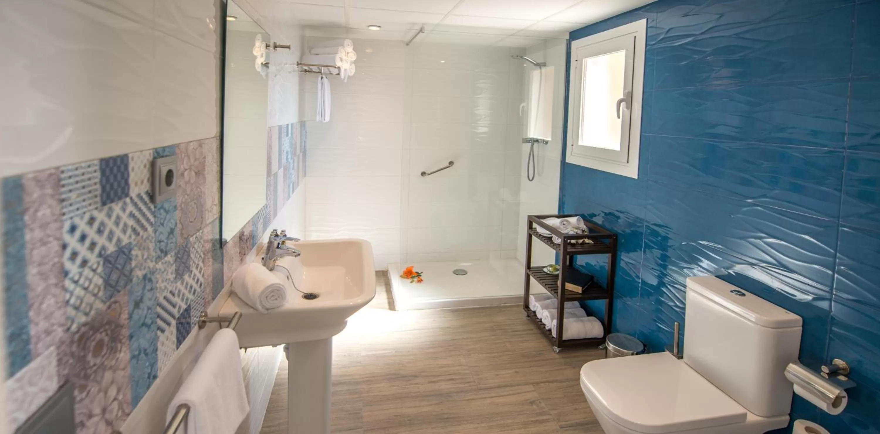 Shower in Aparthotel Ona Aucanada