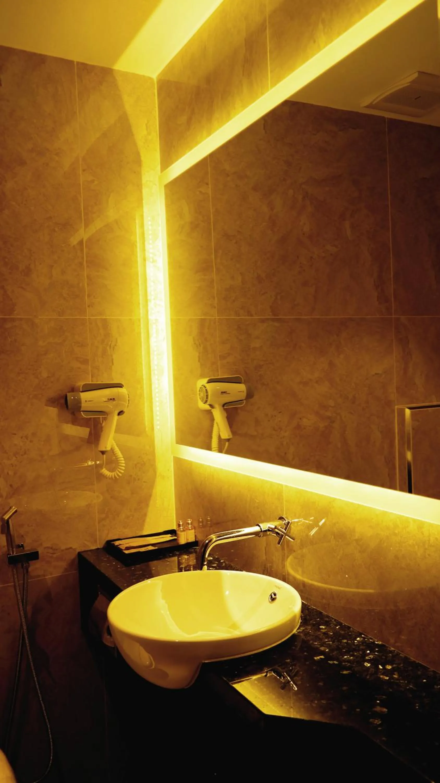 Shower in Hotel Legend Boutique