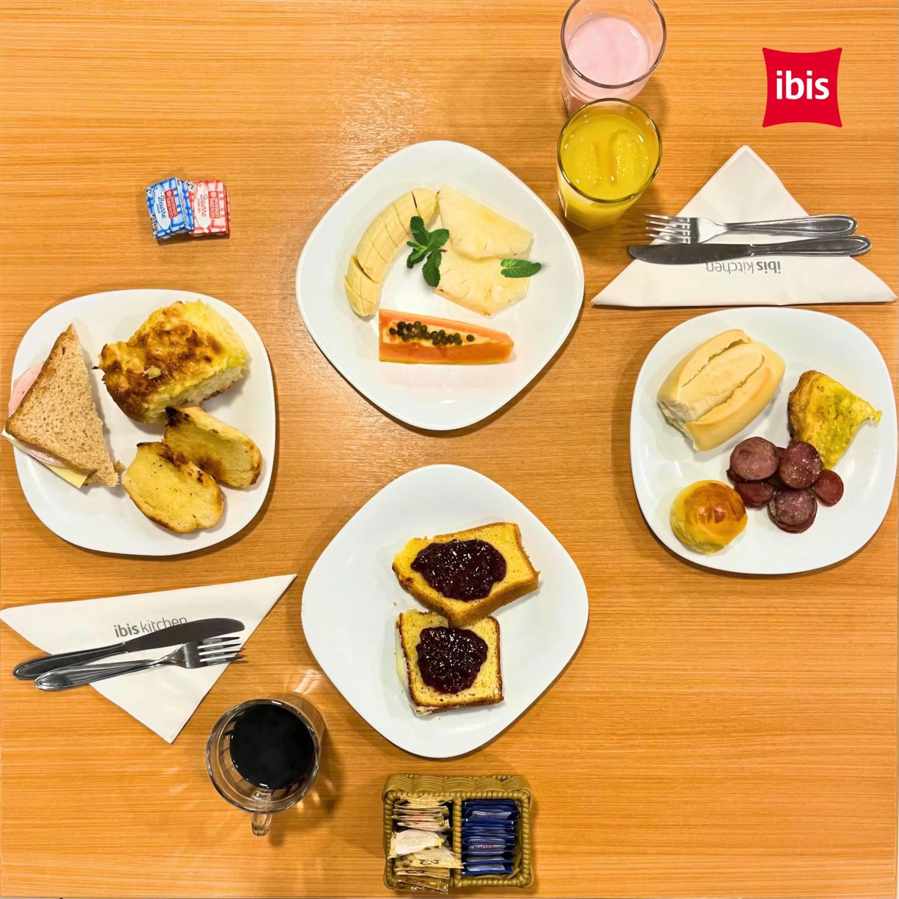 Restaurant/places to eat in ibis Santos Gonzaga Praia