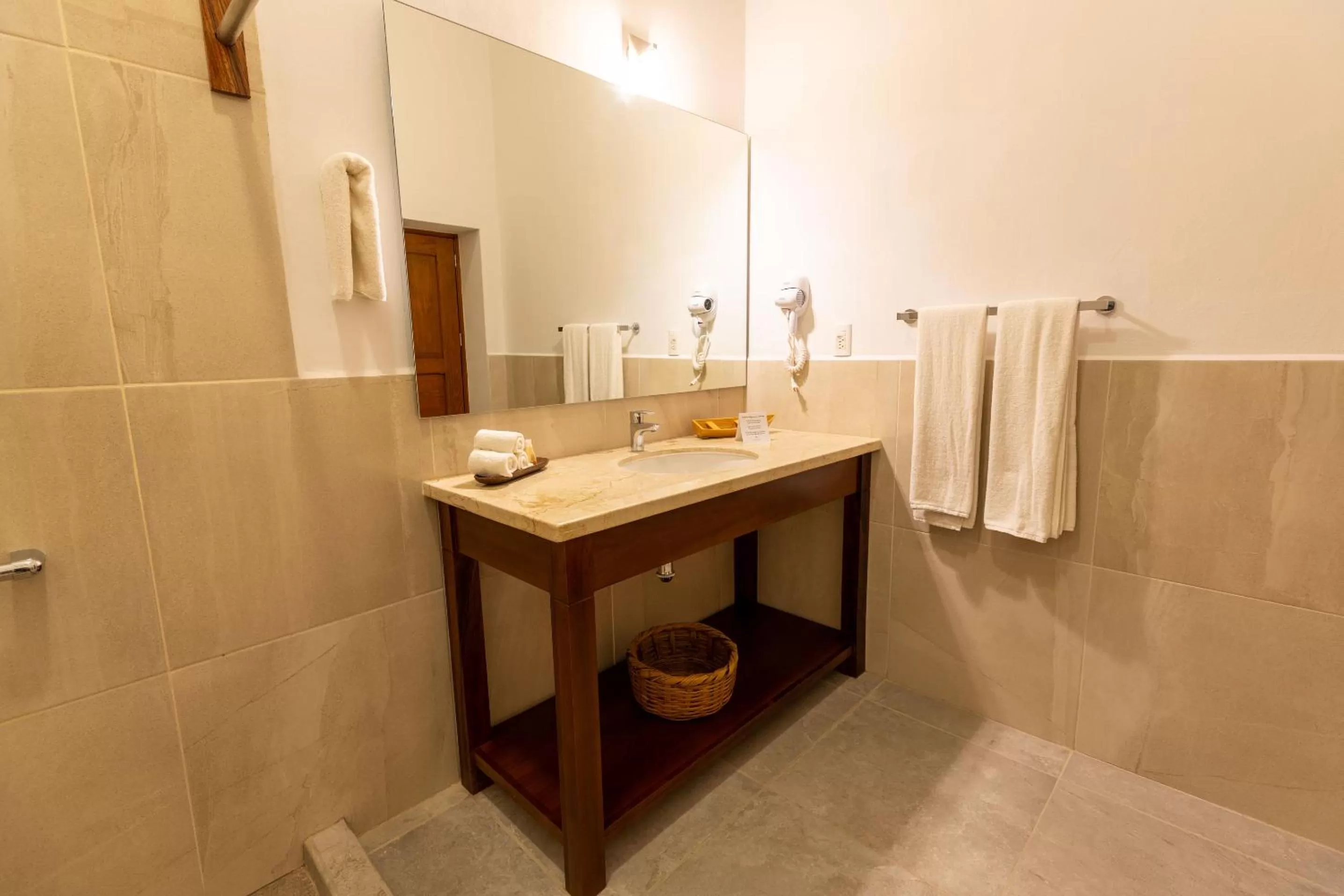 Bathroom in Plaza Chapala Hotel