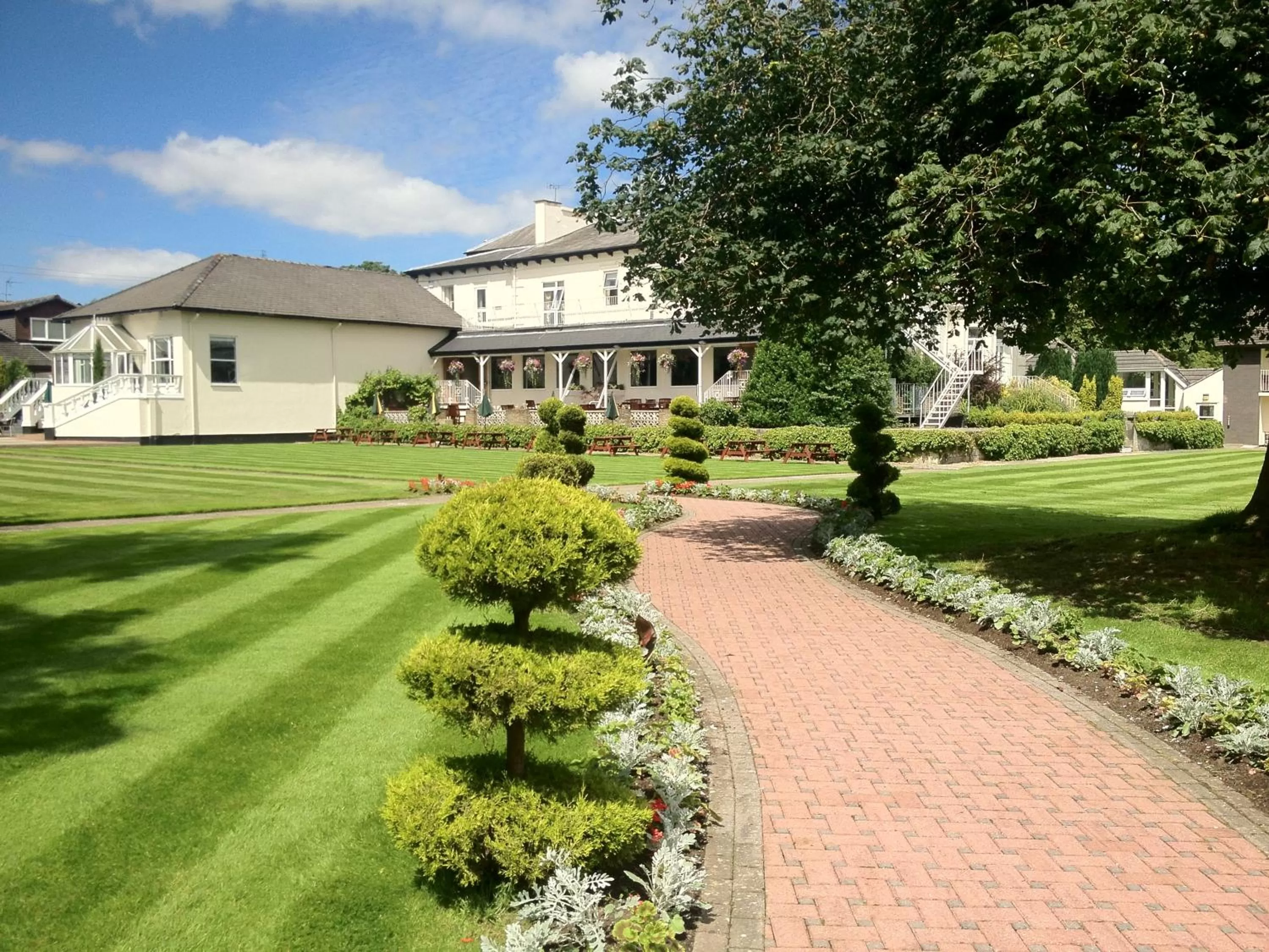 Property building in Thornton Hall Hotel & Spa