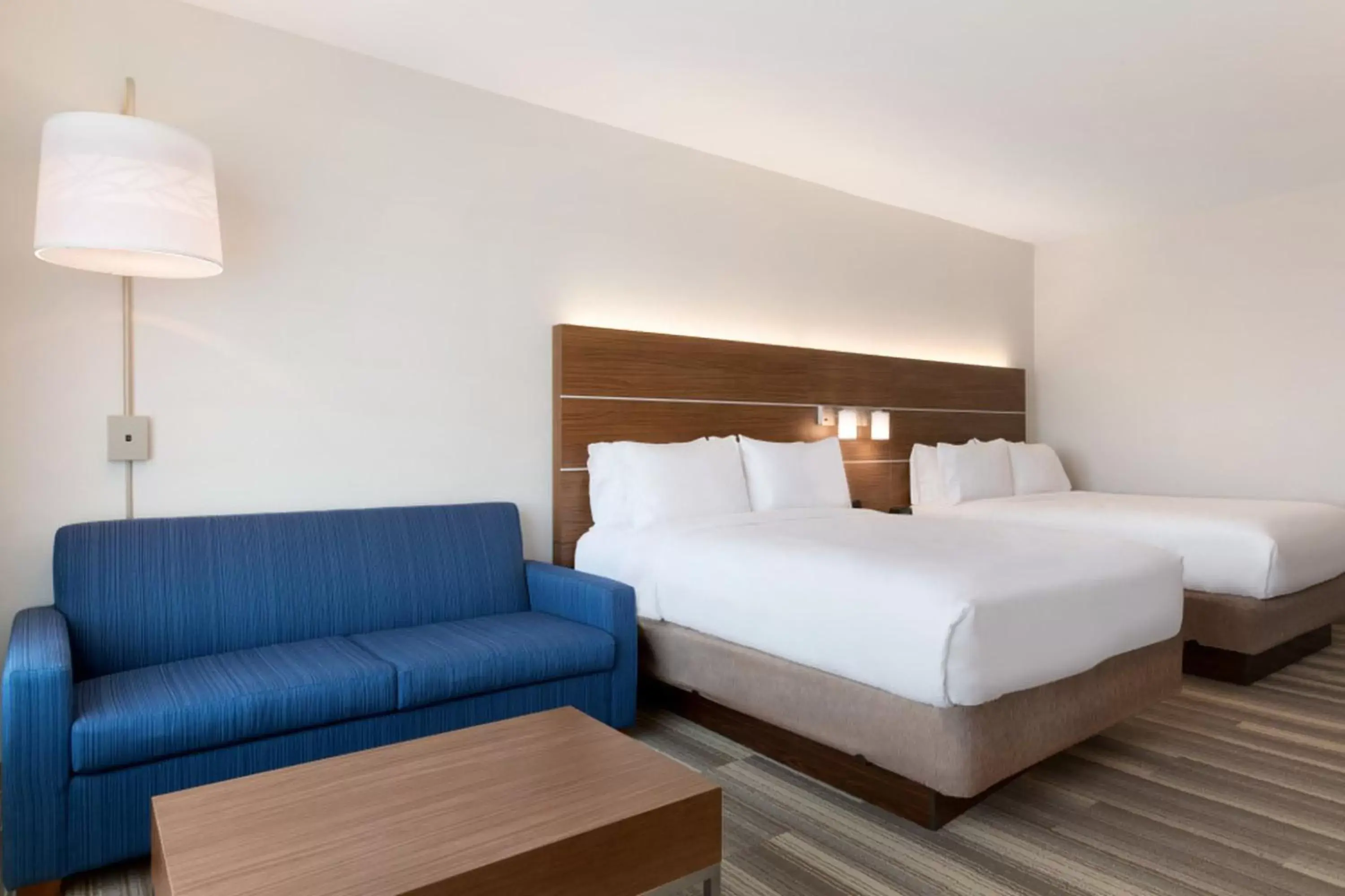 Queen Suite with Two Queen Beds and Sofa Bed in Holiday Inn Express & Suites - Cincinnati NE - Red Bank Road by IHG Queen Suite with Two Queen Beds and Sofa Bed in Holiday Inn Express & Suites - Cincinnati NE - Red Bank Road by IHG