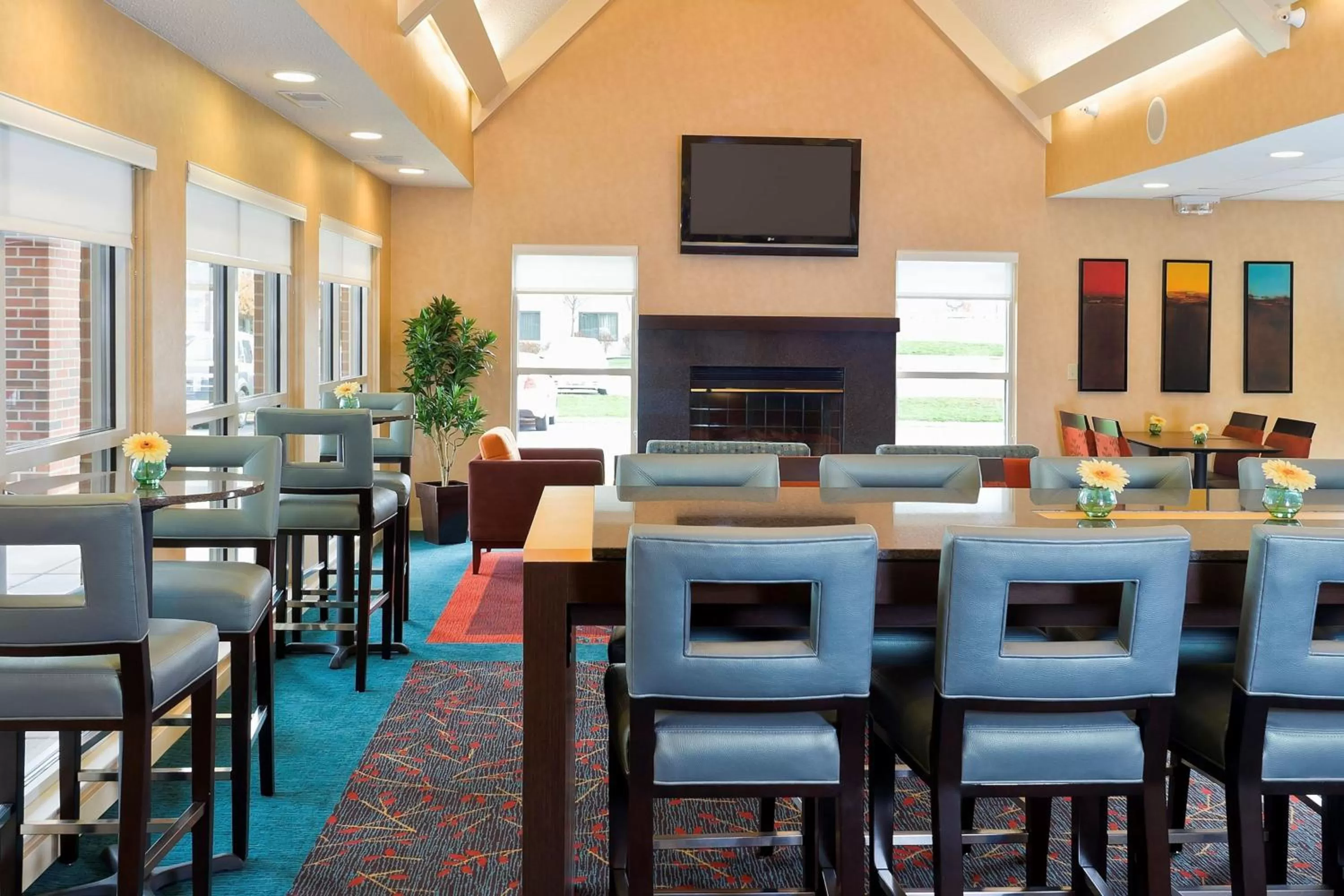 Restaurant/places to eat in Residence Inn by Marriott Peoria