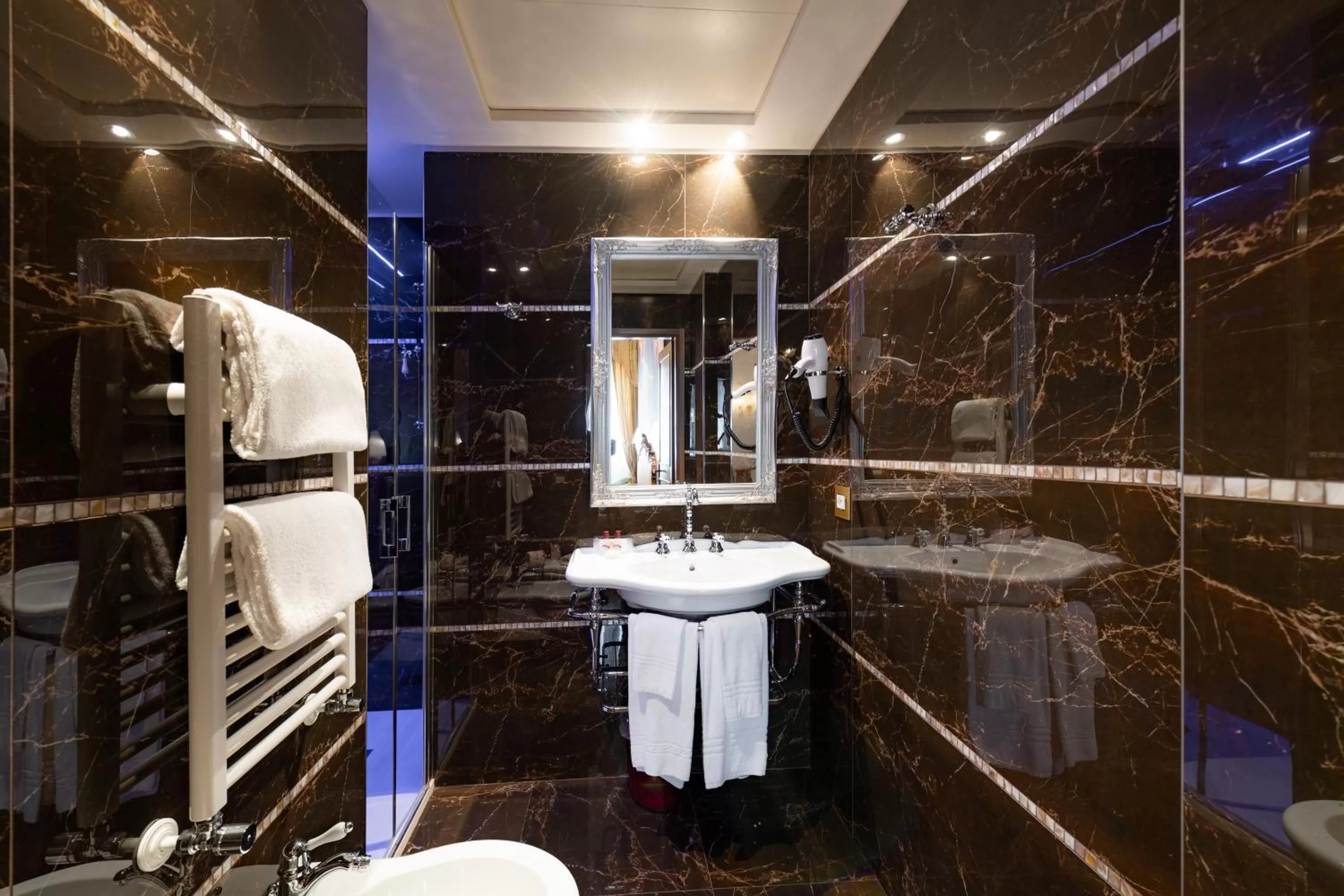 Bathroom in Hotel Scandinavia - Relais