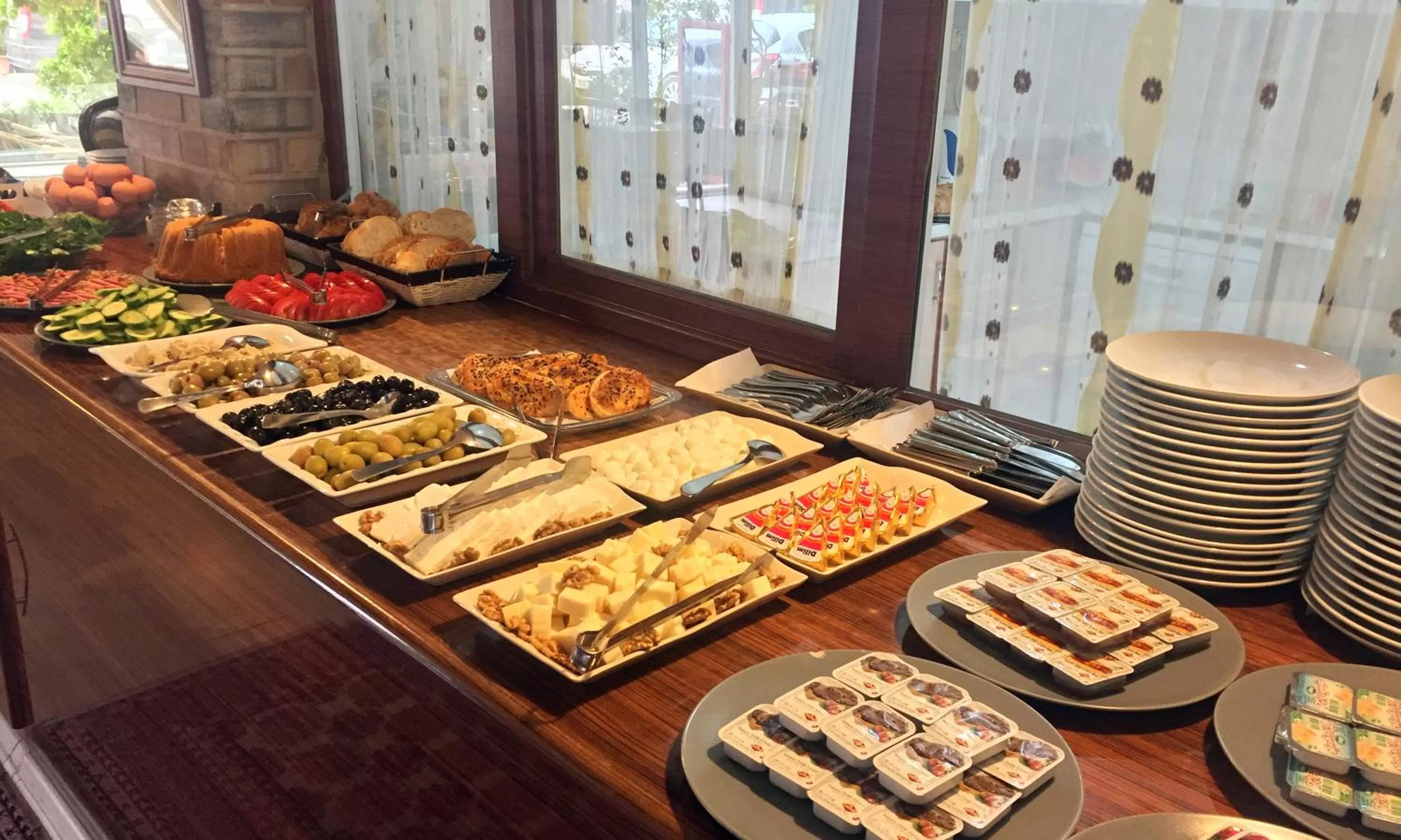 Breakfast in In Stone House