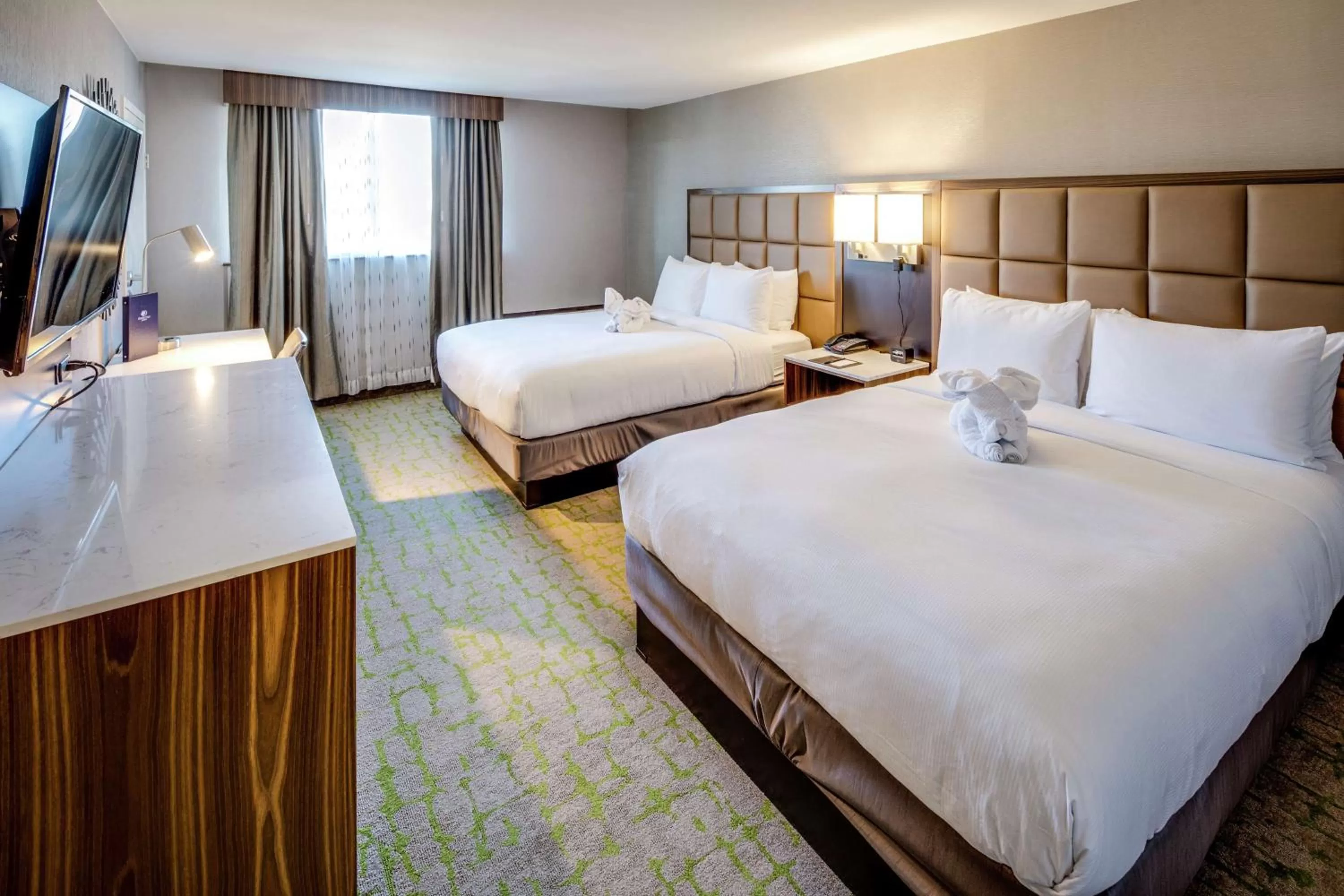 Bedroom, Bed in DoubleTree by Hilton Huntington, WV