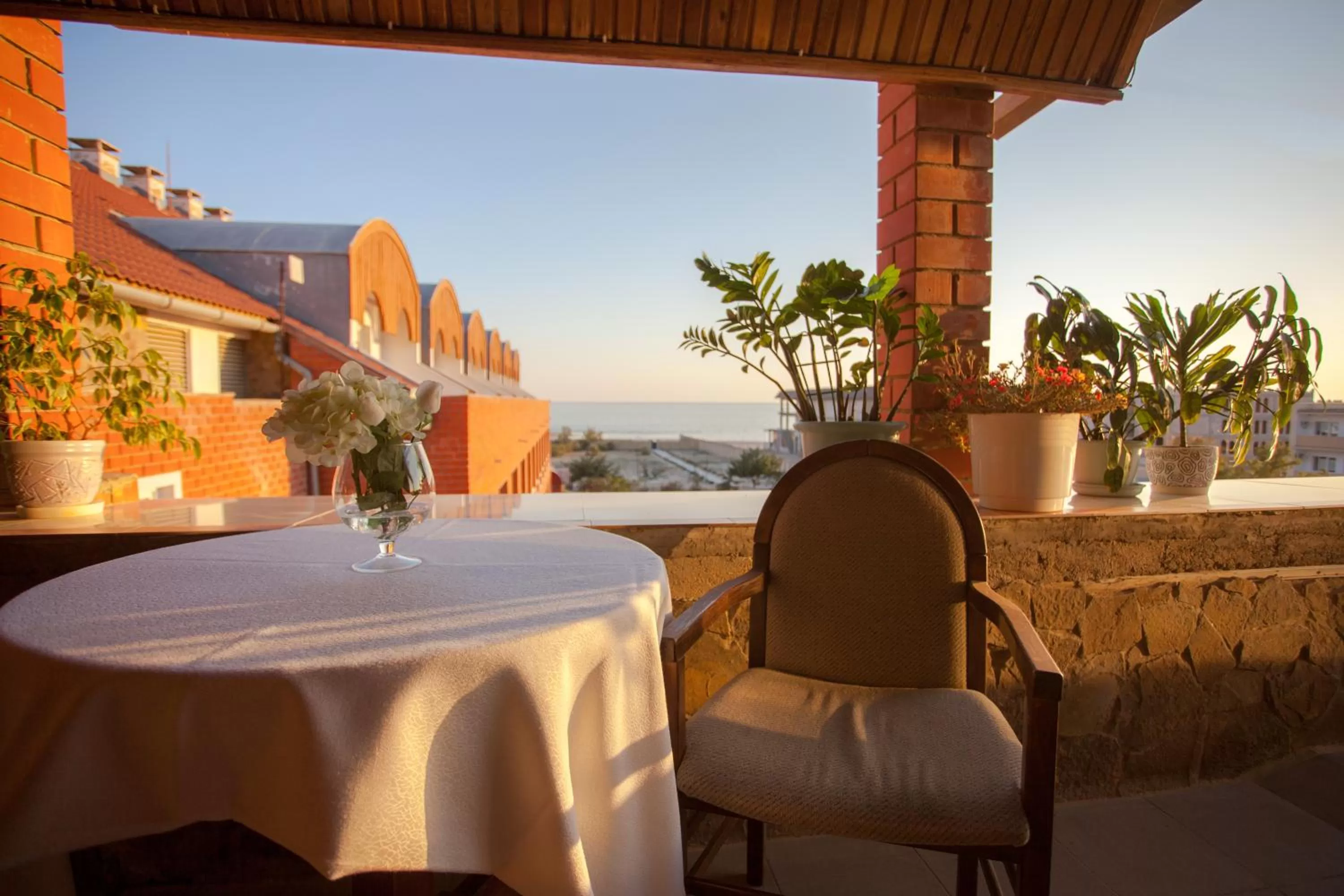 Restaurant/places to eat in Rahat Hotel