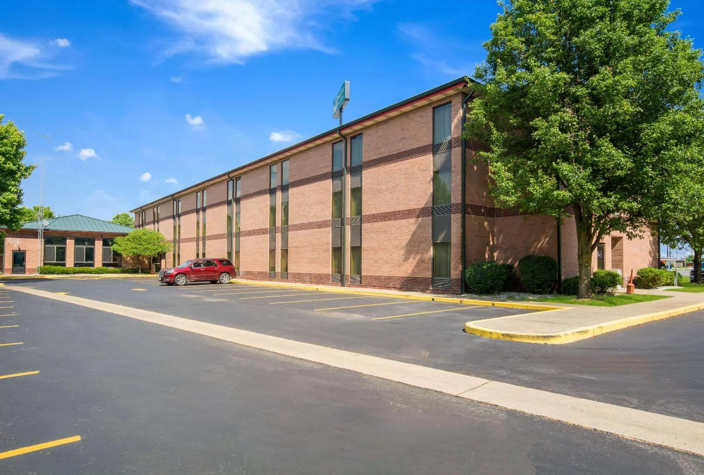 Property building in Quality Inn & Suites Sellersburg - Louisville Area