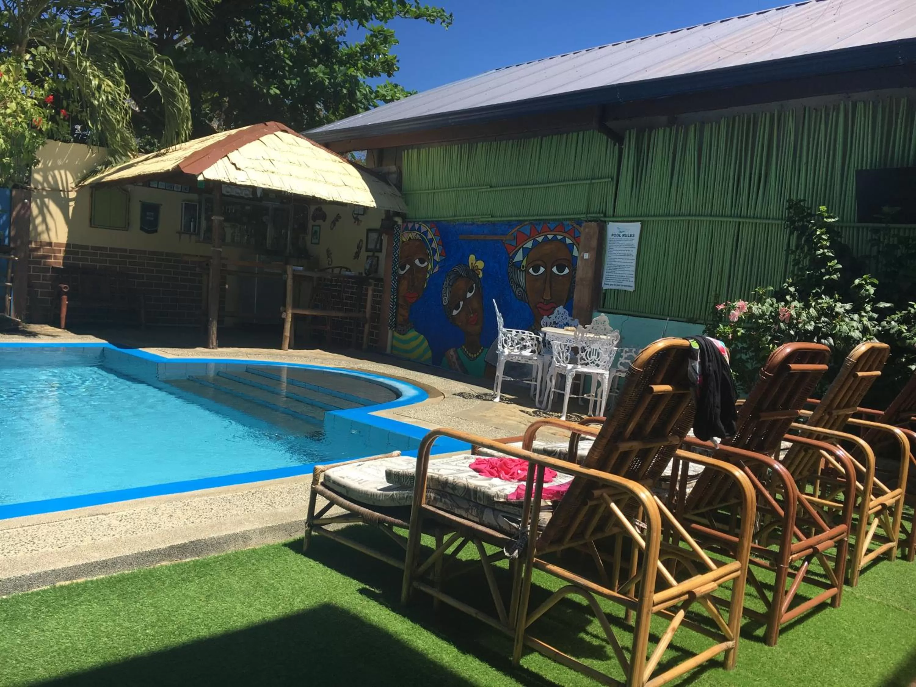 Swimming pool in Lala Panzi Bed and Breakfast