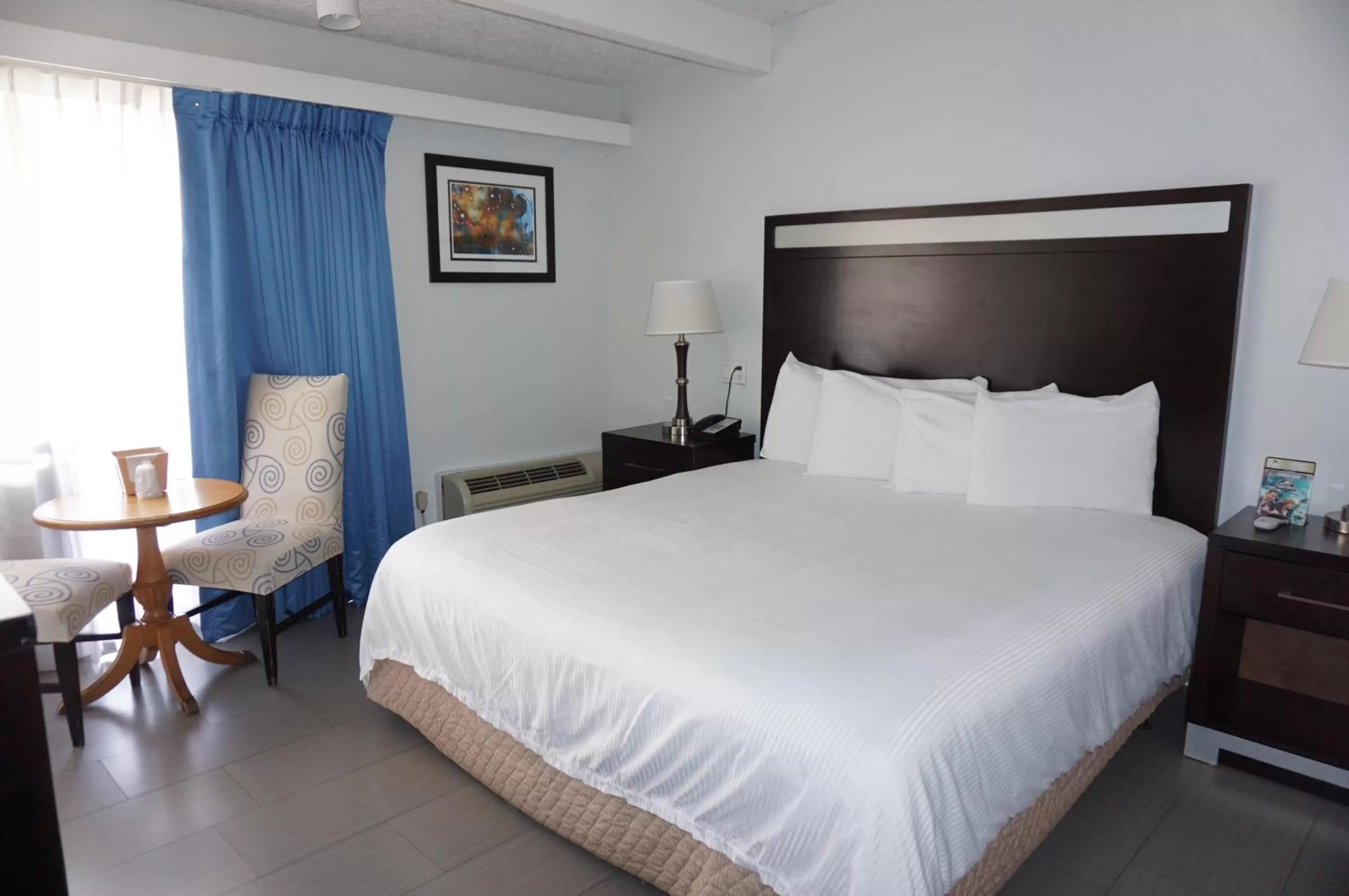 Bed in The Hollywood Gateway Inn