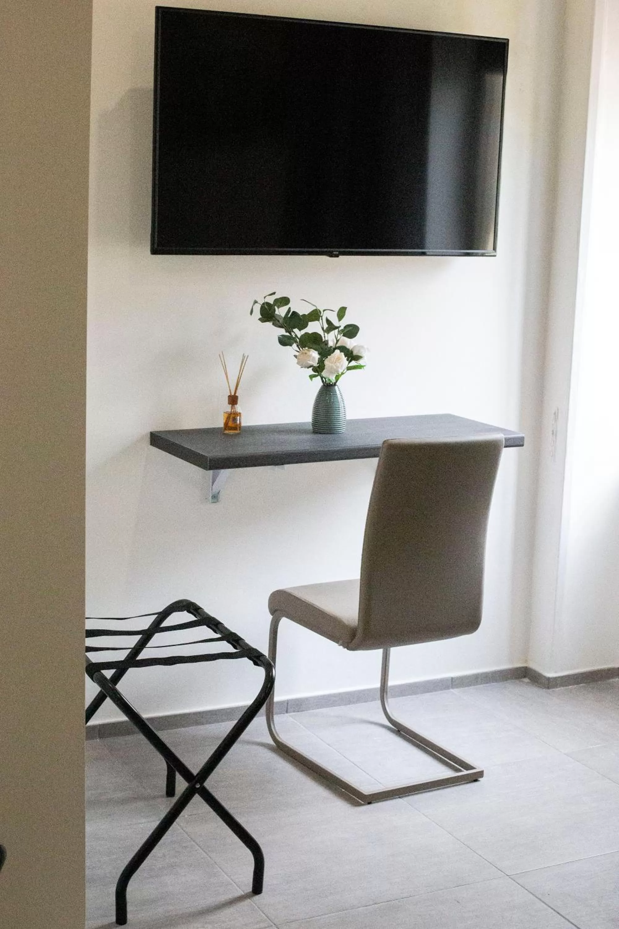 TV and multimedia, TV/Entertainment Center in Mamì B&B