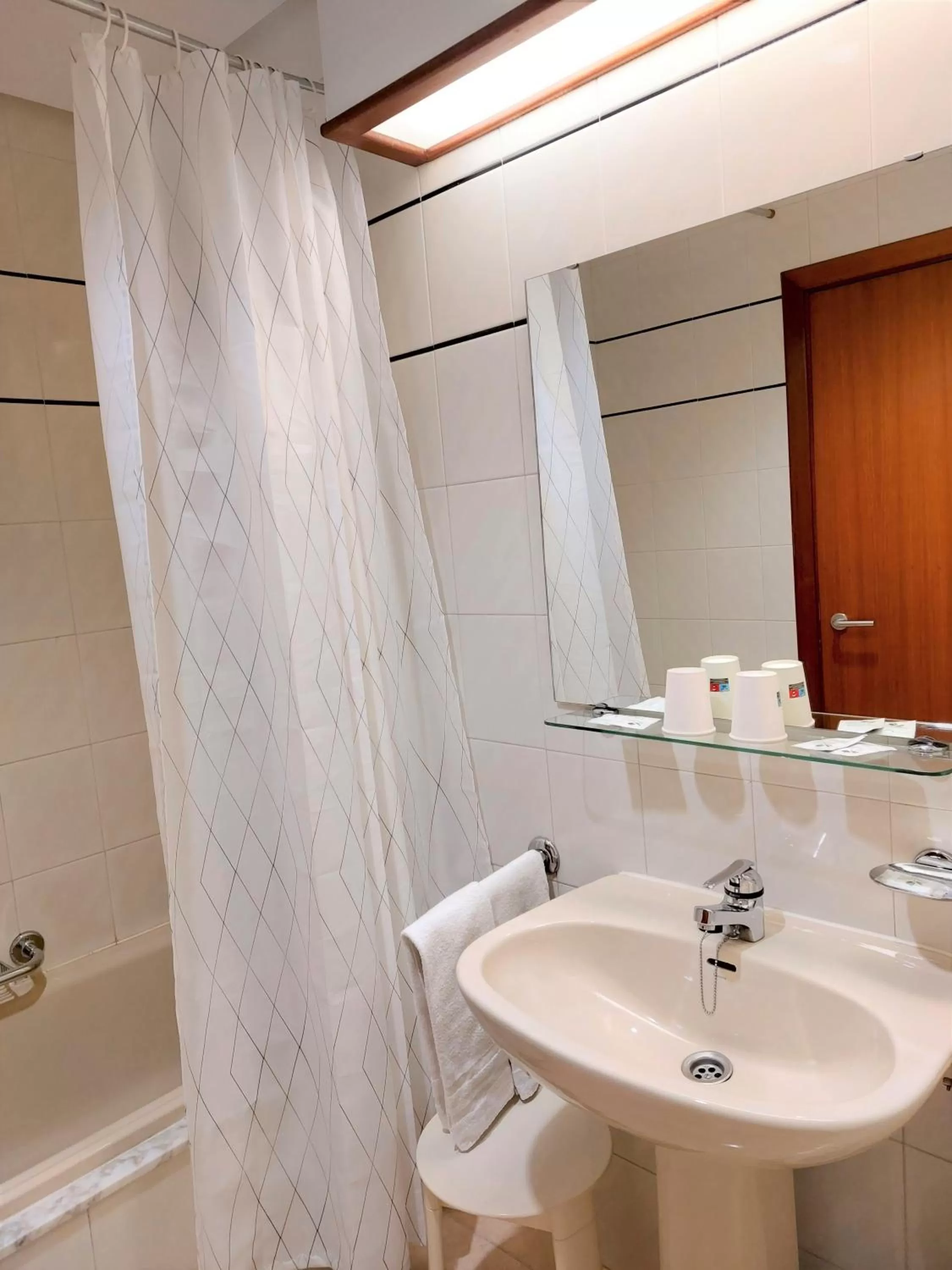 Bathroom in Hotel Costa Atlántica