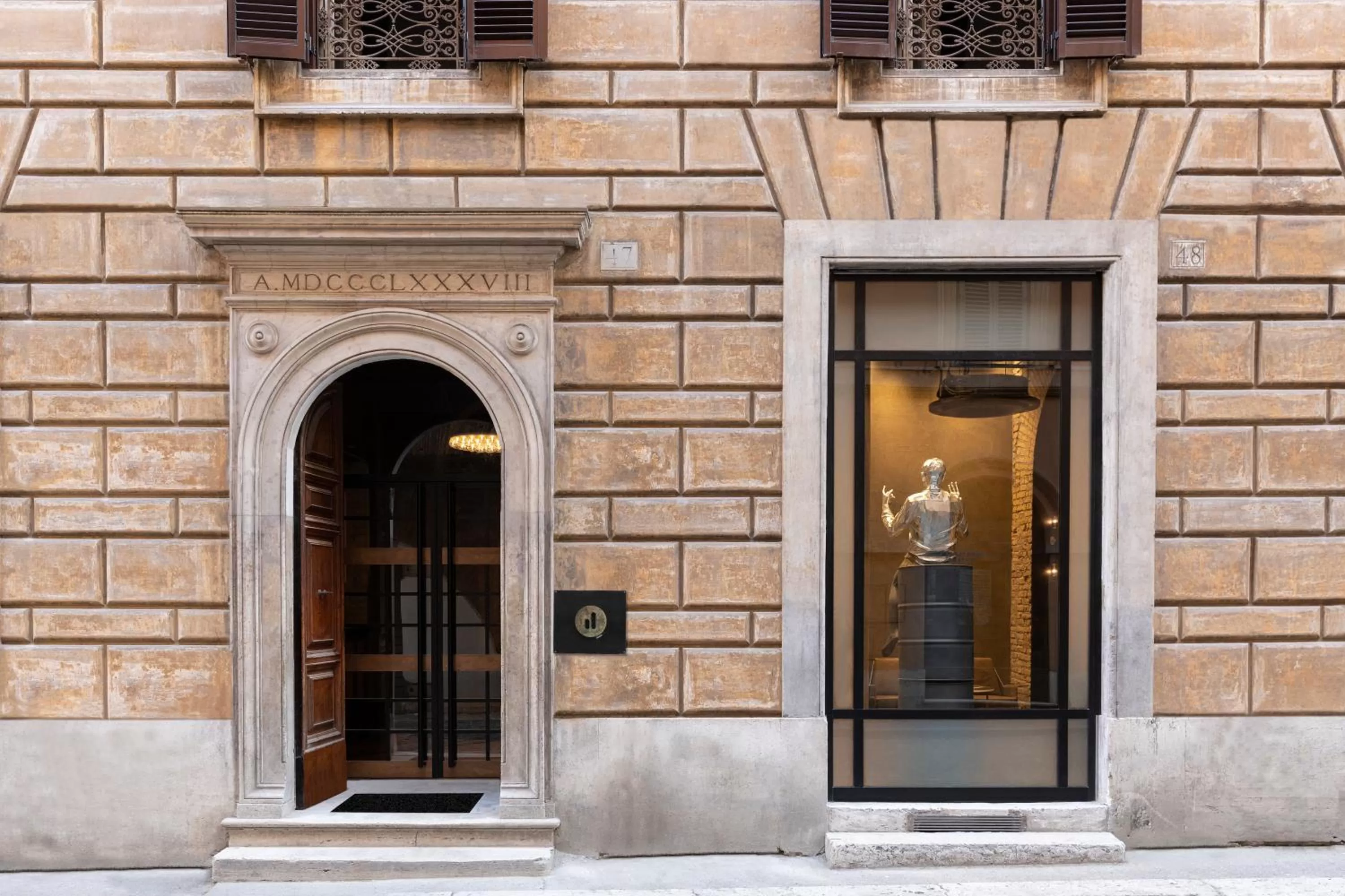 Facade/entrance in Chapter Roma