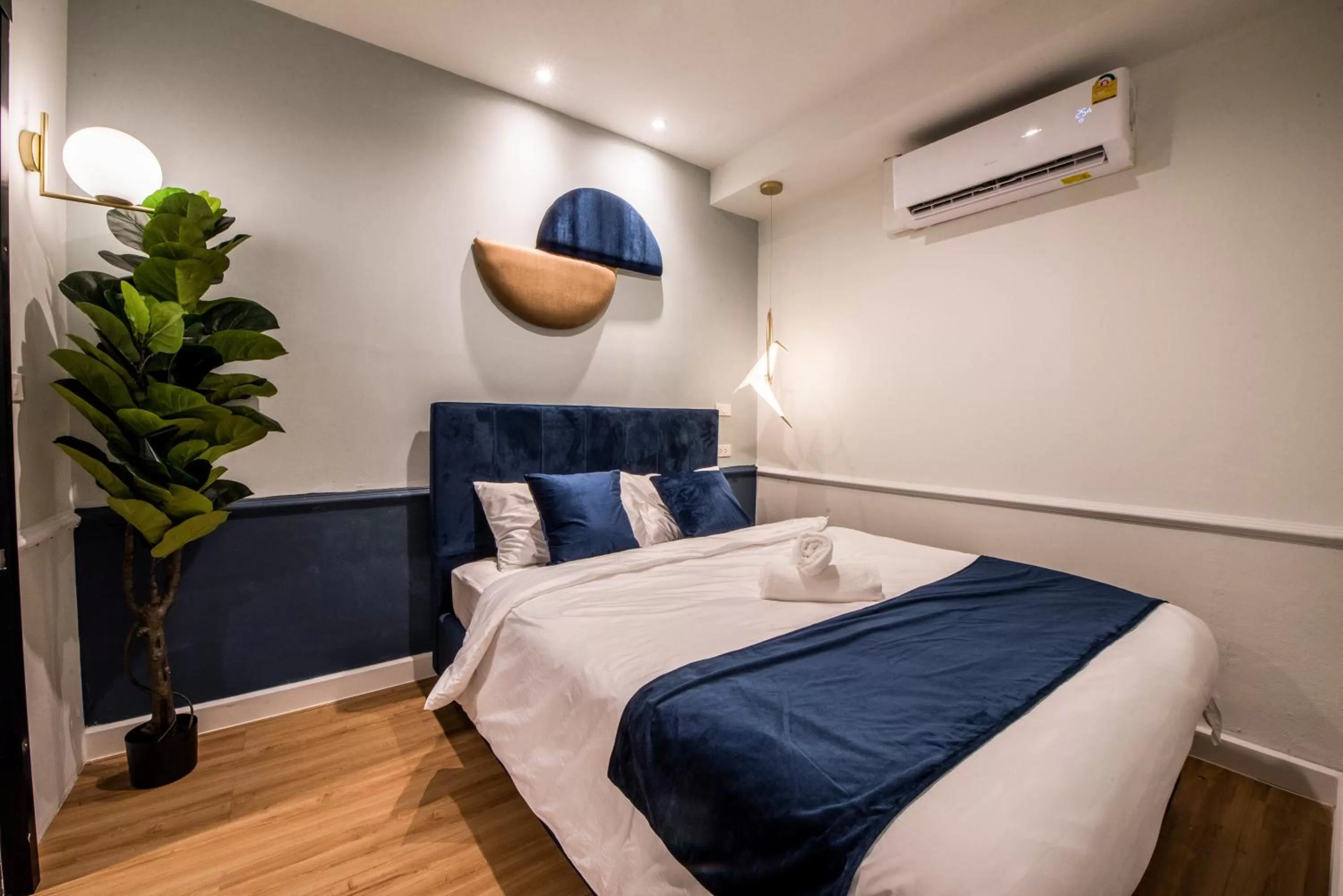 Photo of the whole room, Bed in Theme Boutique Hotel Bangkok