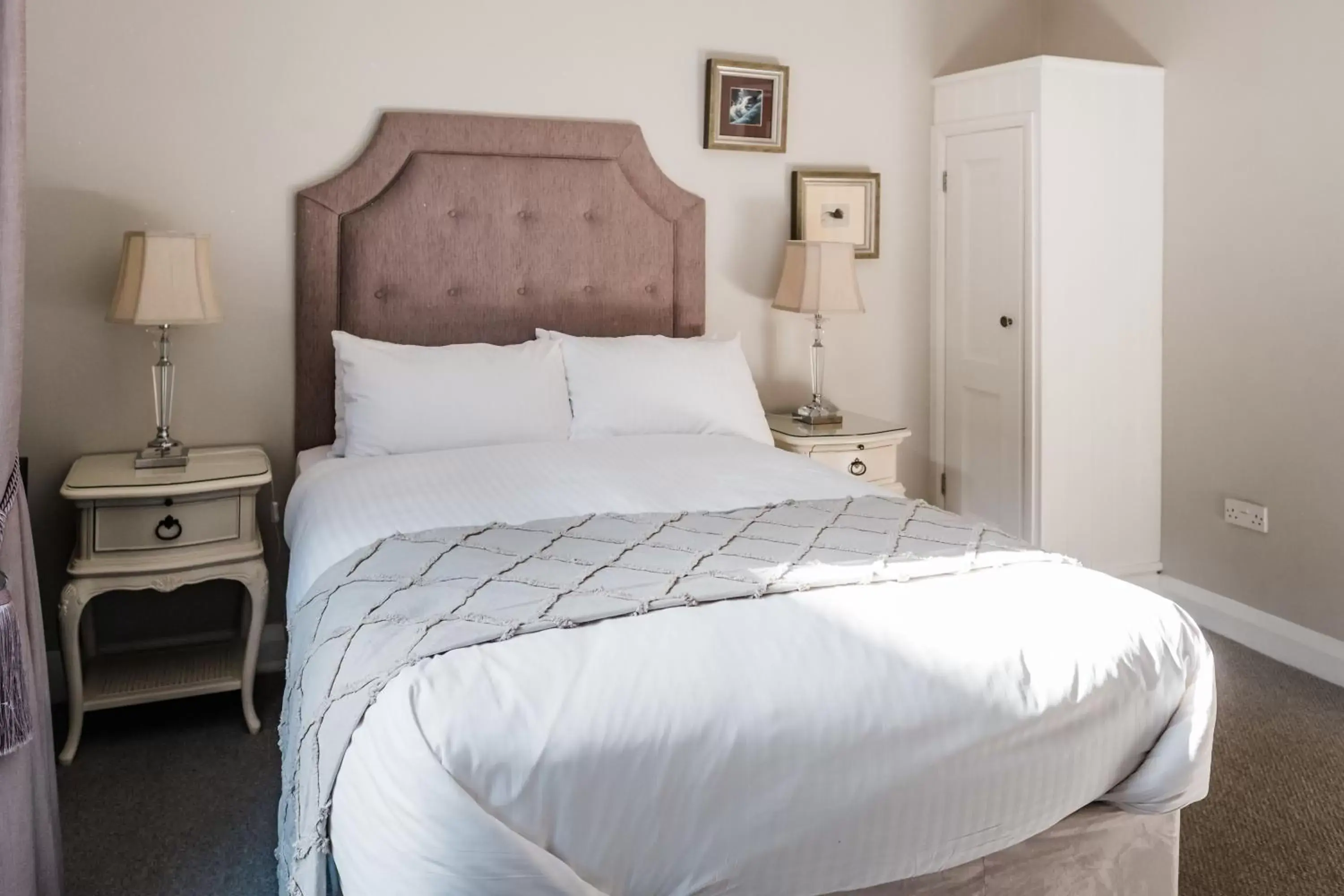 Double Room with Private Bathroom in Harpur's of Melbourne Double Room with Private Bathroom in Harpur's of Melbourne