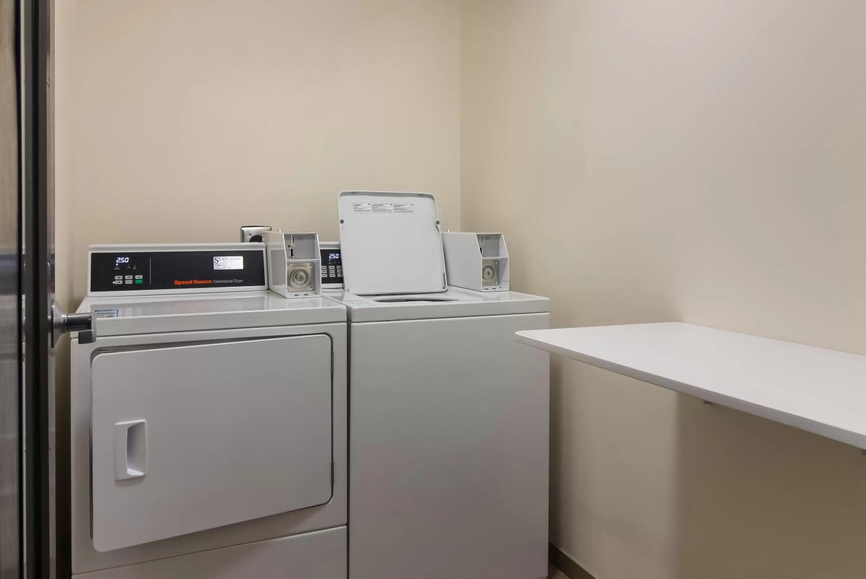 laundry in Sleep Inn Erie near Sports Center