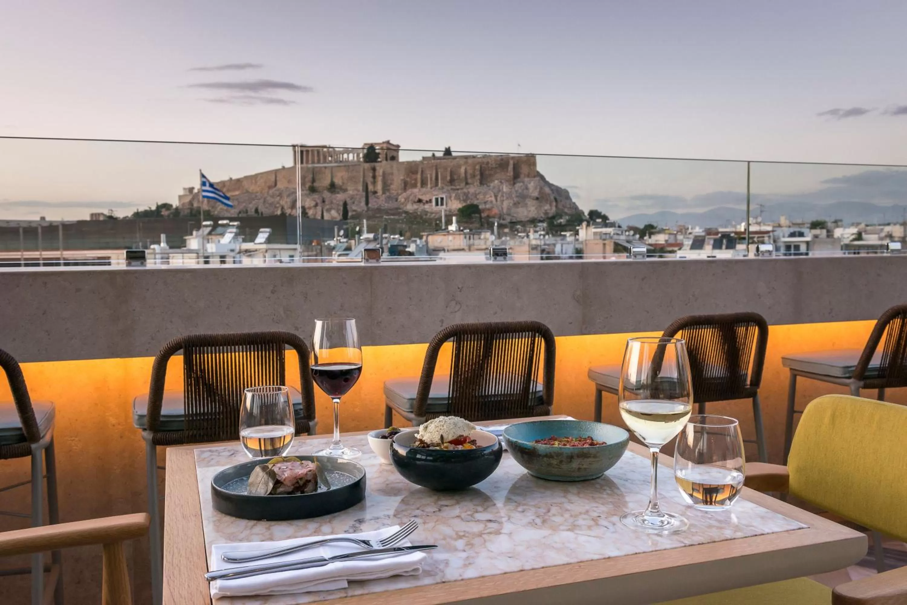 Restaurant/places to eat in Niche Hotel Athens