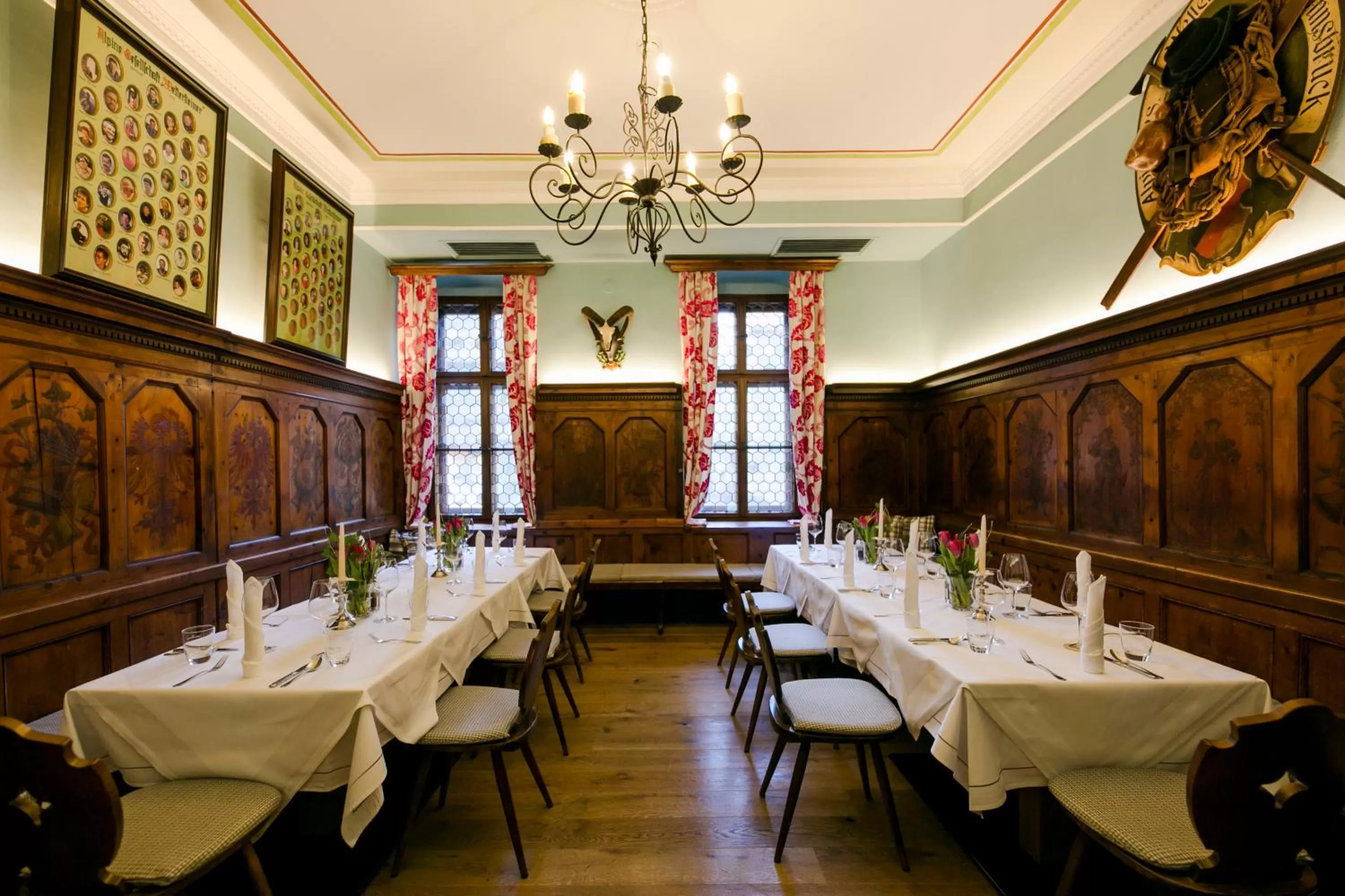 Restaurant/places to eat in Hotel Sailer