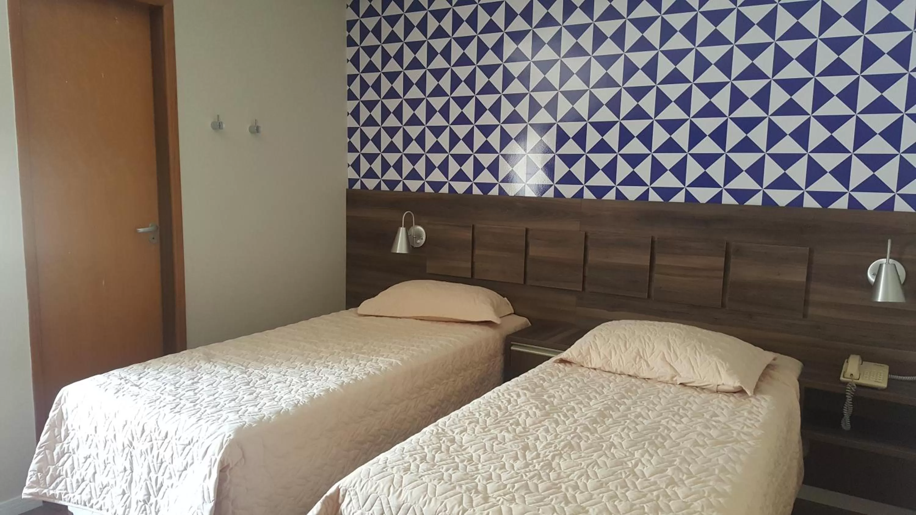 Bed in Hotel Biz Urban- EXPO CENTER NORTE