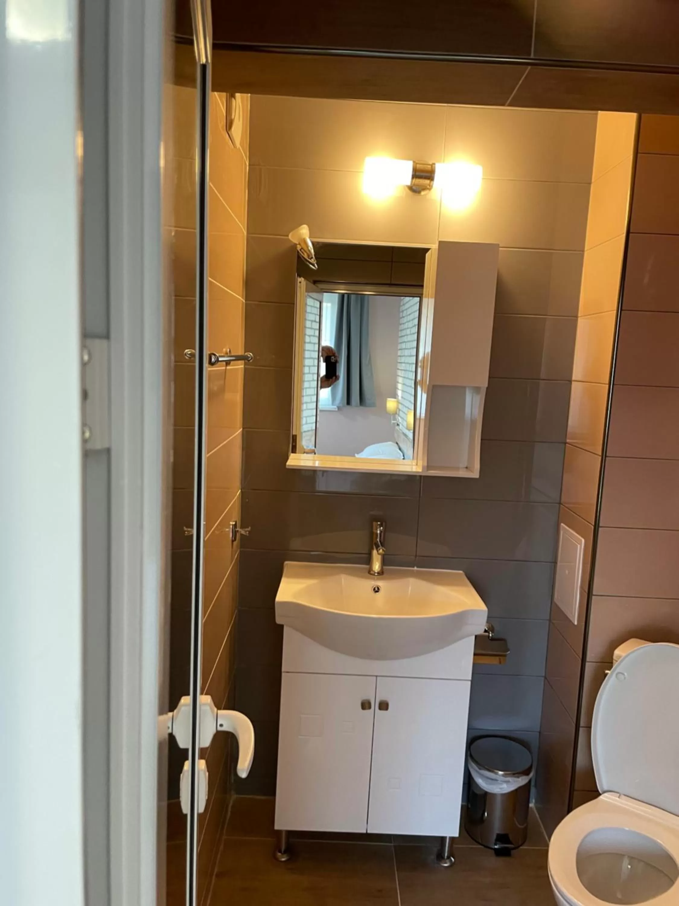 Bathroom in Family Hotel Malibu