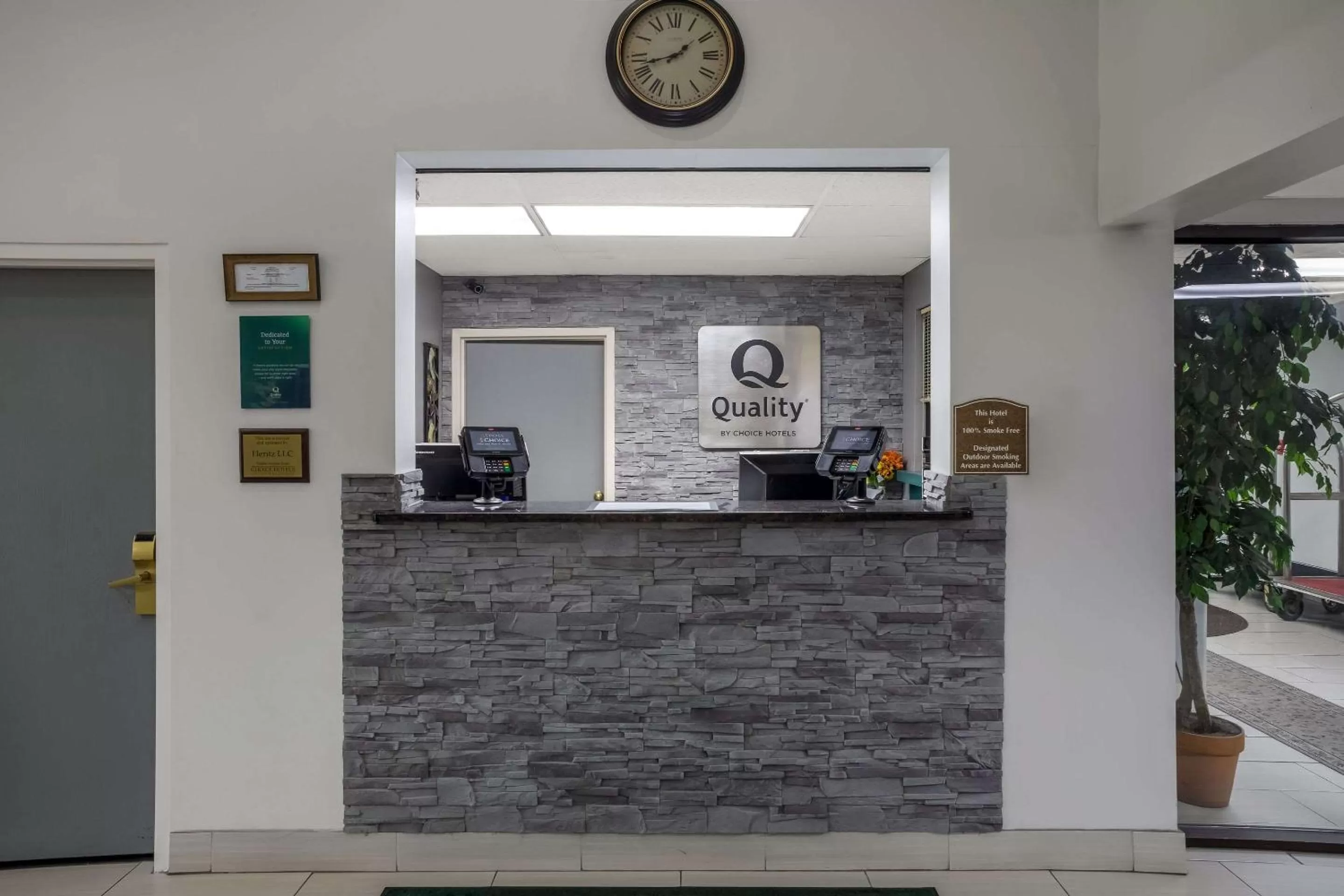 Lobby or reception in Quality Inn Toledo Westgate