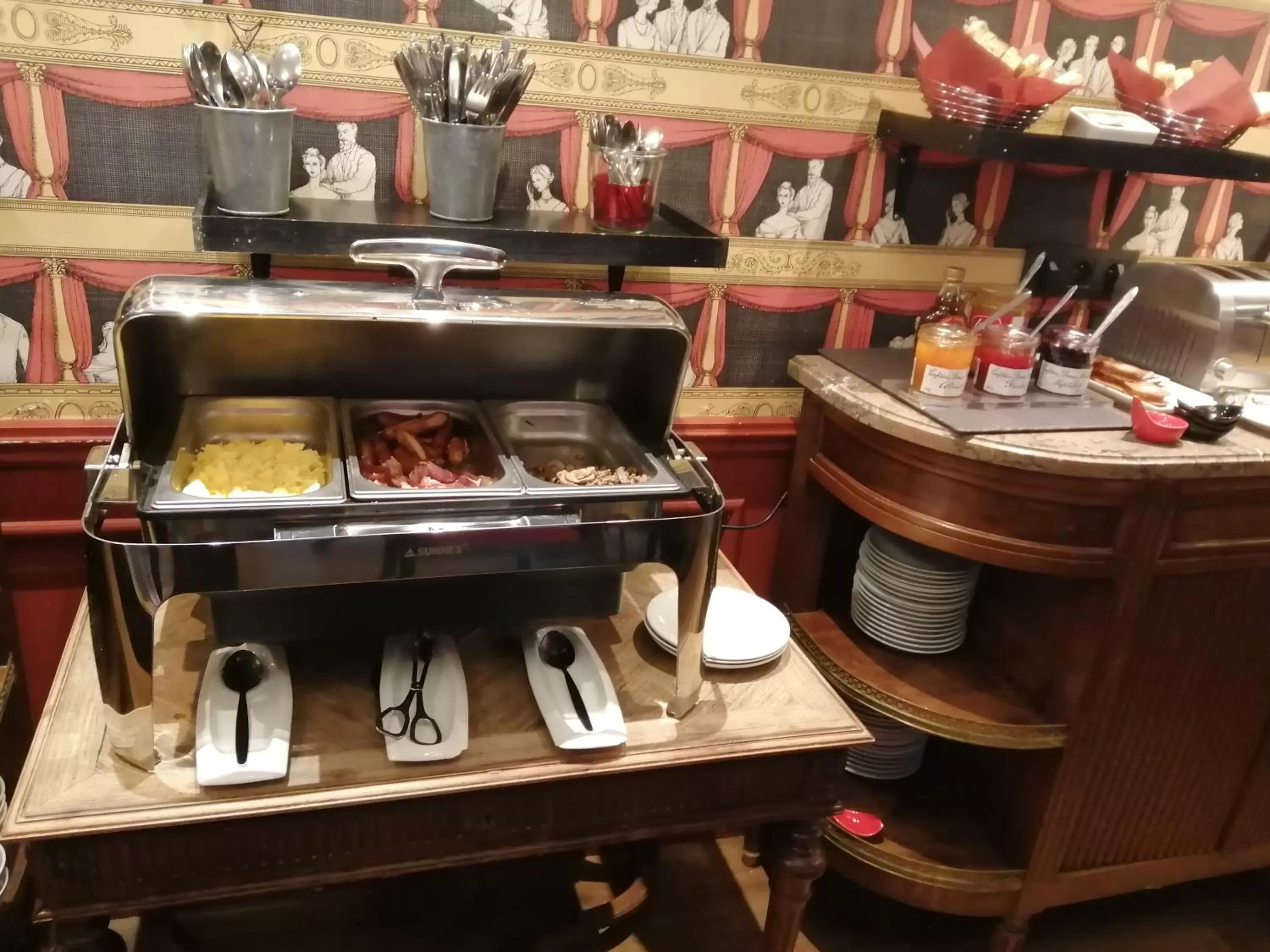 Buffet breakfast in Hotel Sacha