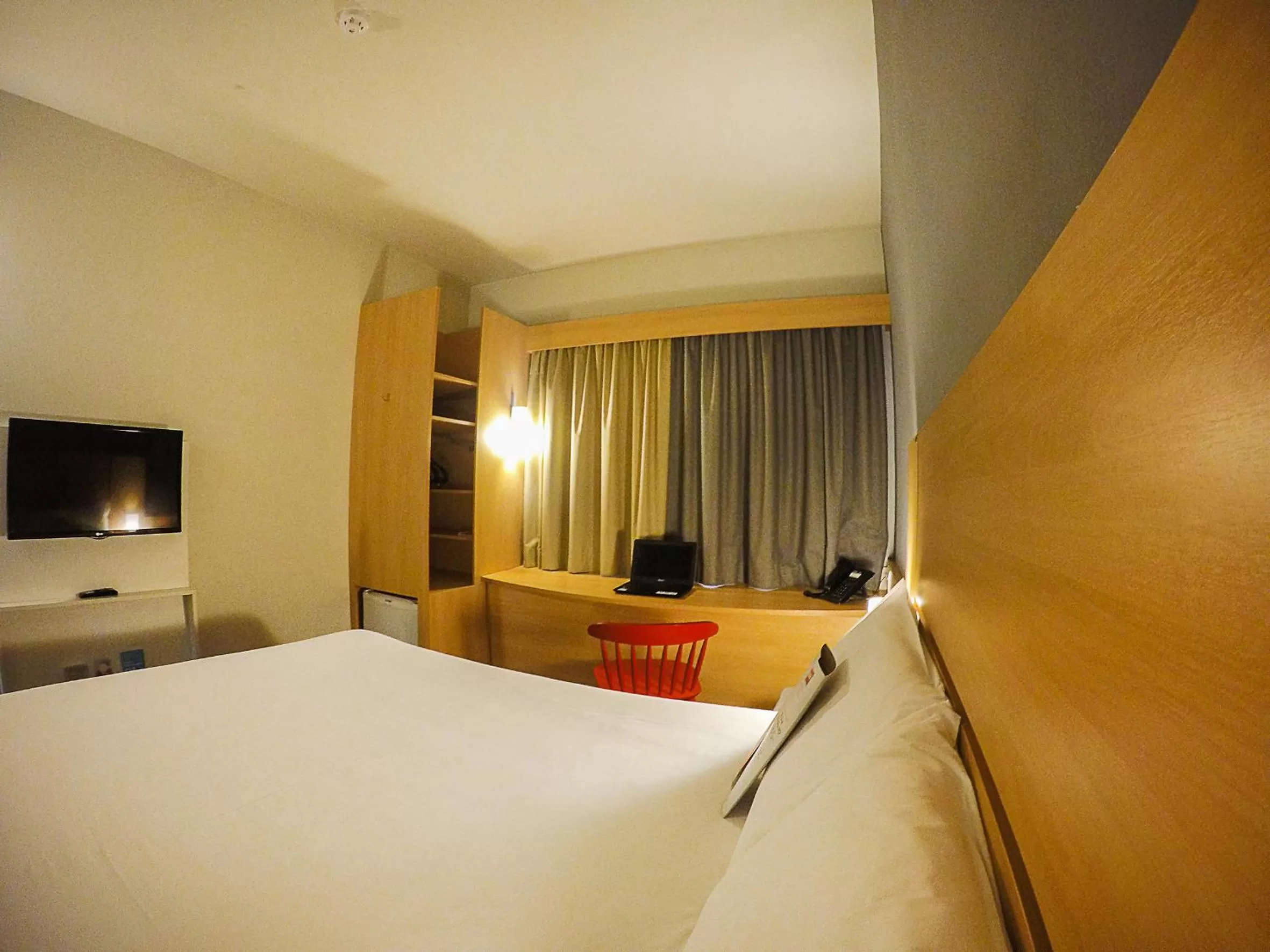 Bed in ibis Montenegro