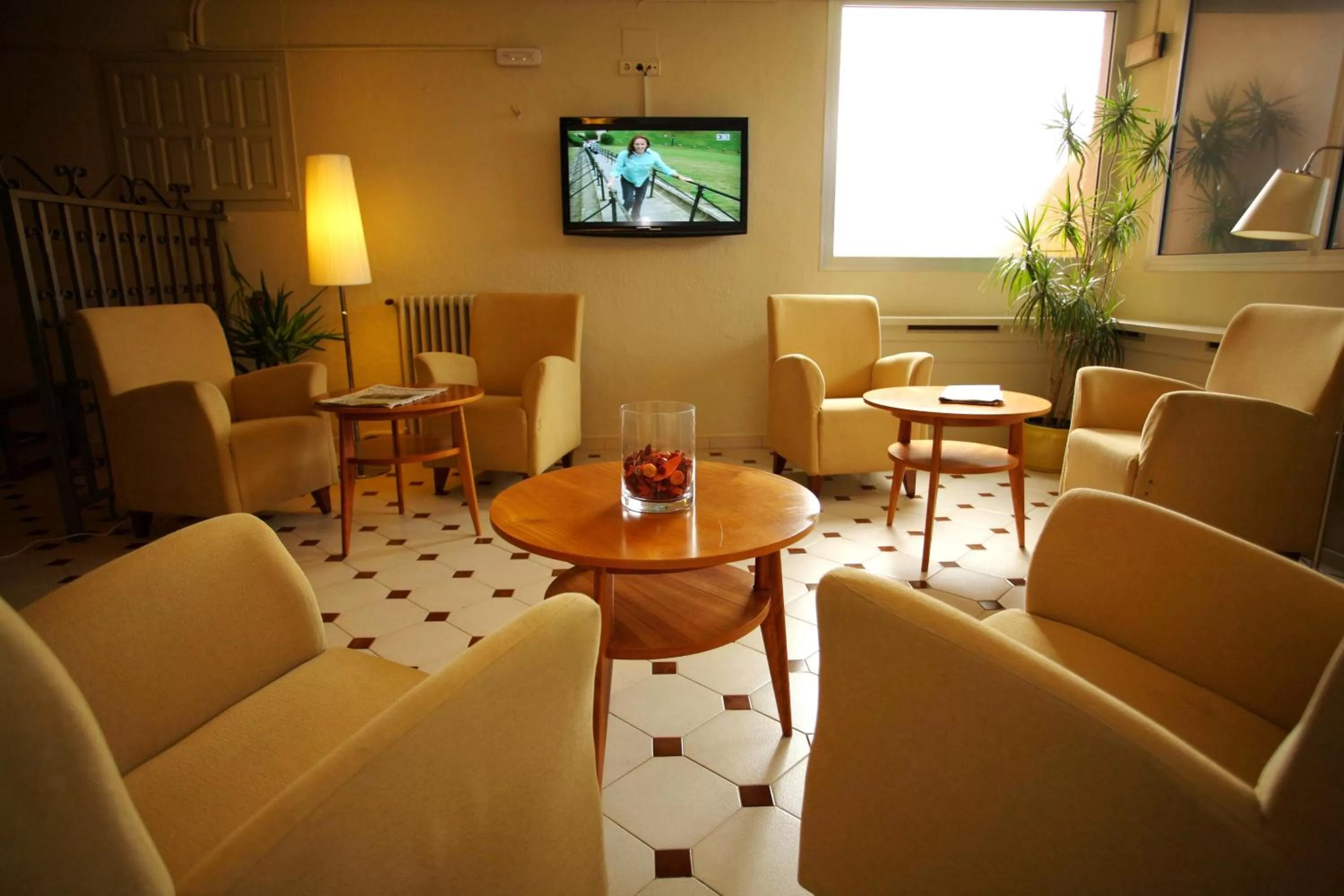 Communal lounge/ TV room in Hotel Bellavista