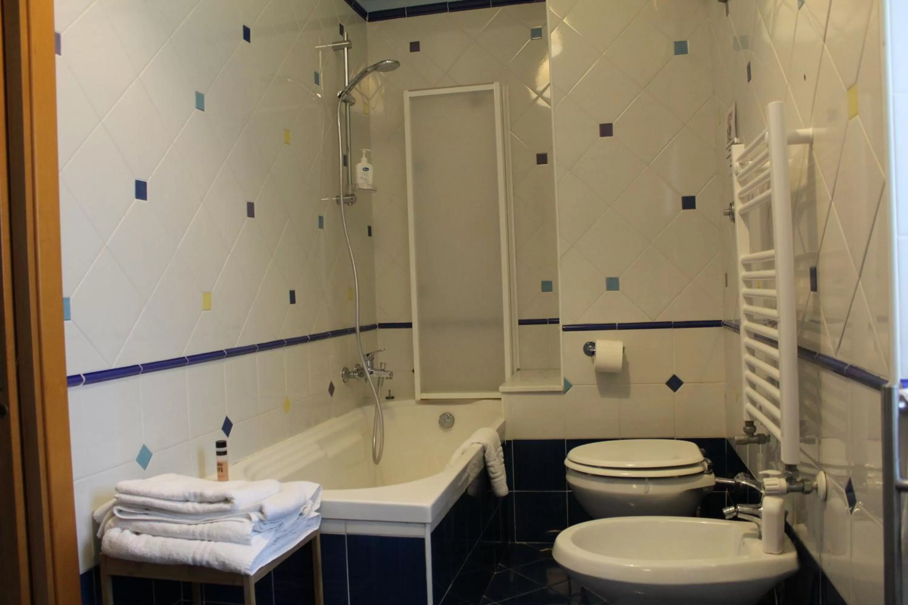 Shower, Bathroom in B&B Eracle