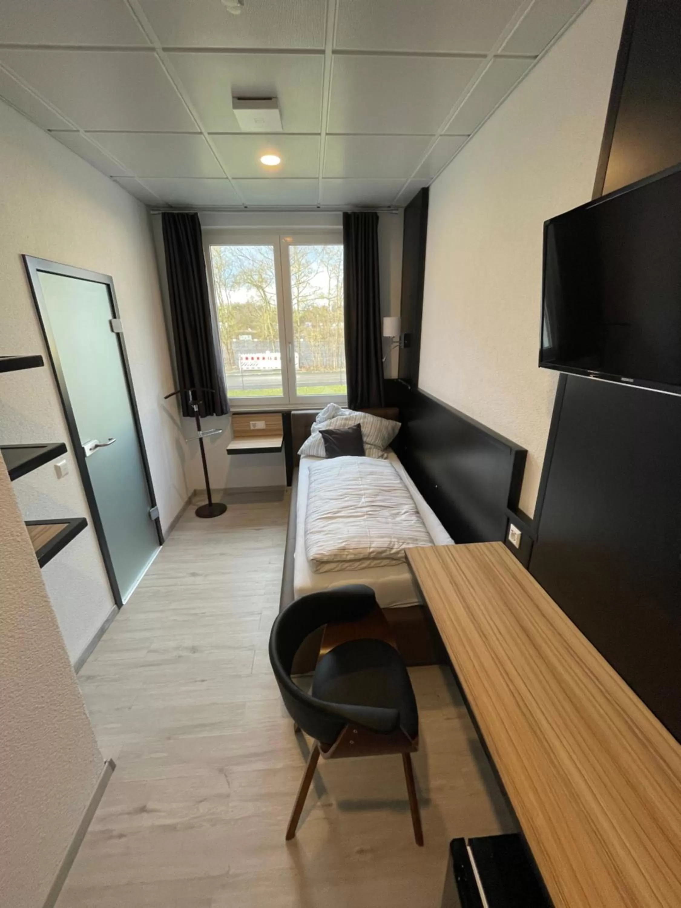 TV and multimedia, Bed in Yebs Hotel