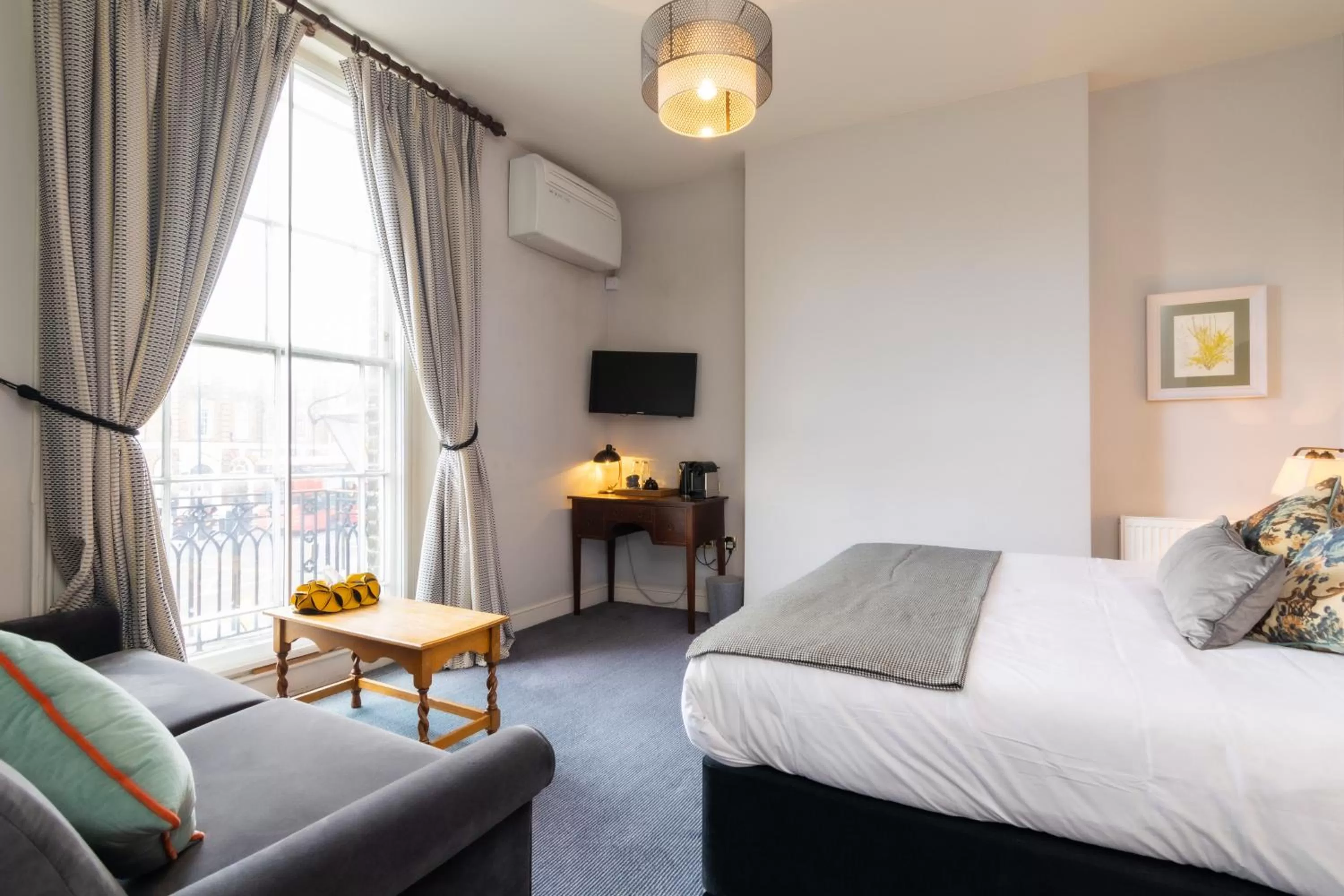 Photo of the whole room, Bed in Tulse Hill Hotel