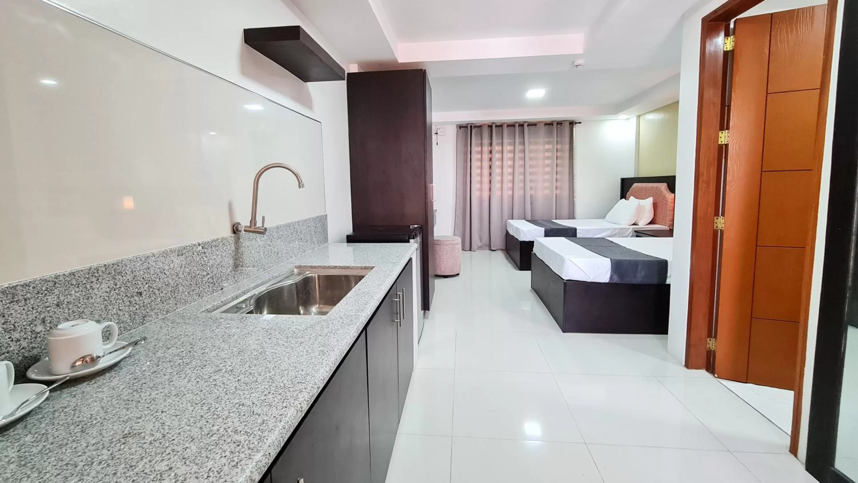 Bedroom, Bed in Staycation Hotel