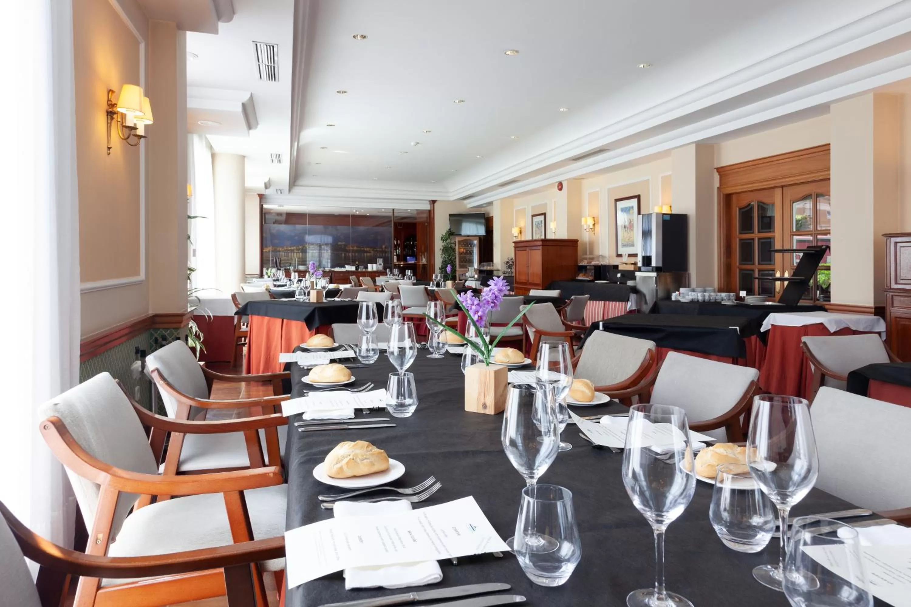 Restaurant/places to eat in Hotel Hoyuela