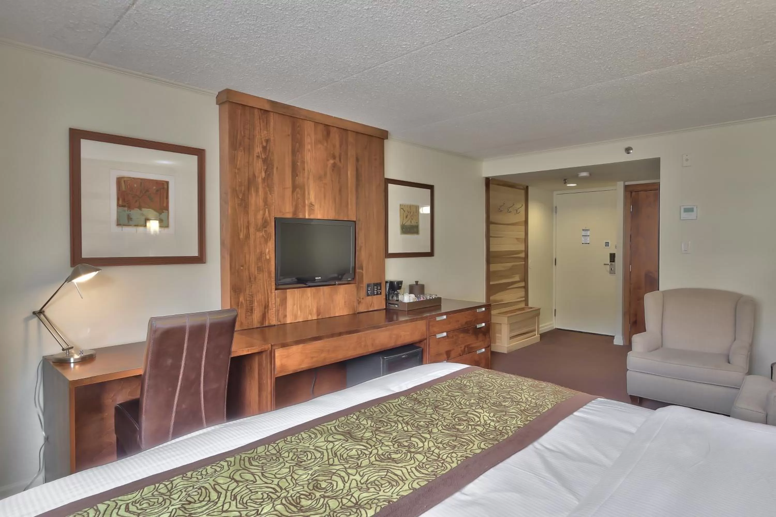 One King Bed in Blue Mountain Resort Inn