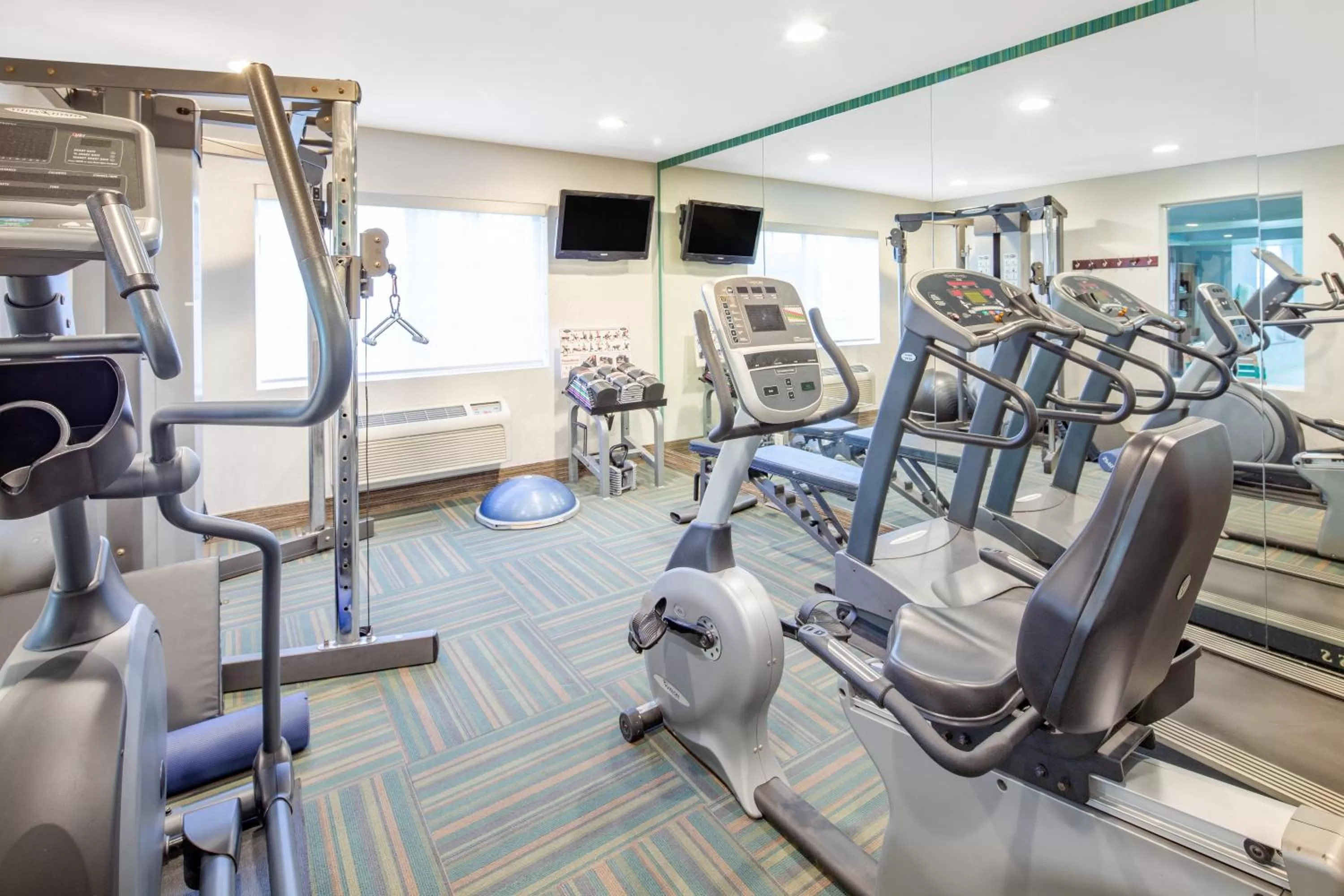 Fitness centre/facilities in Holiday Inn Express Hotel & Suites Bishop by IHG