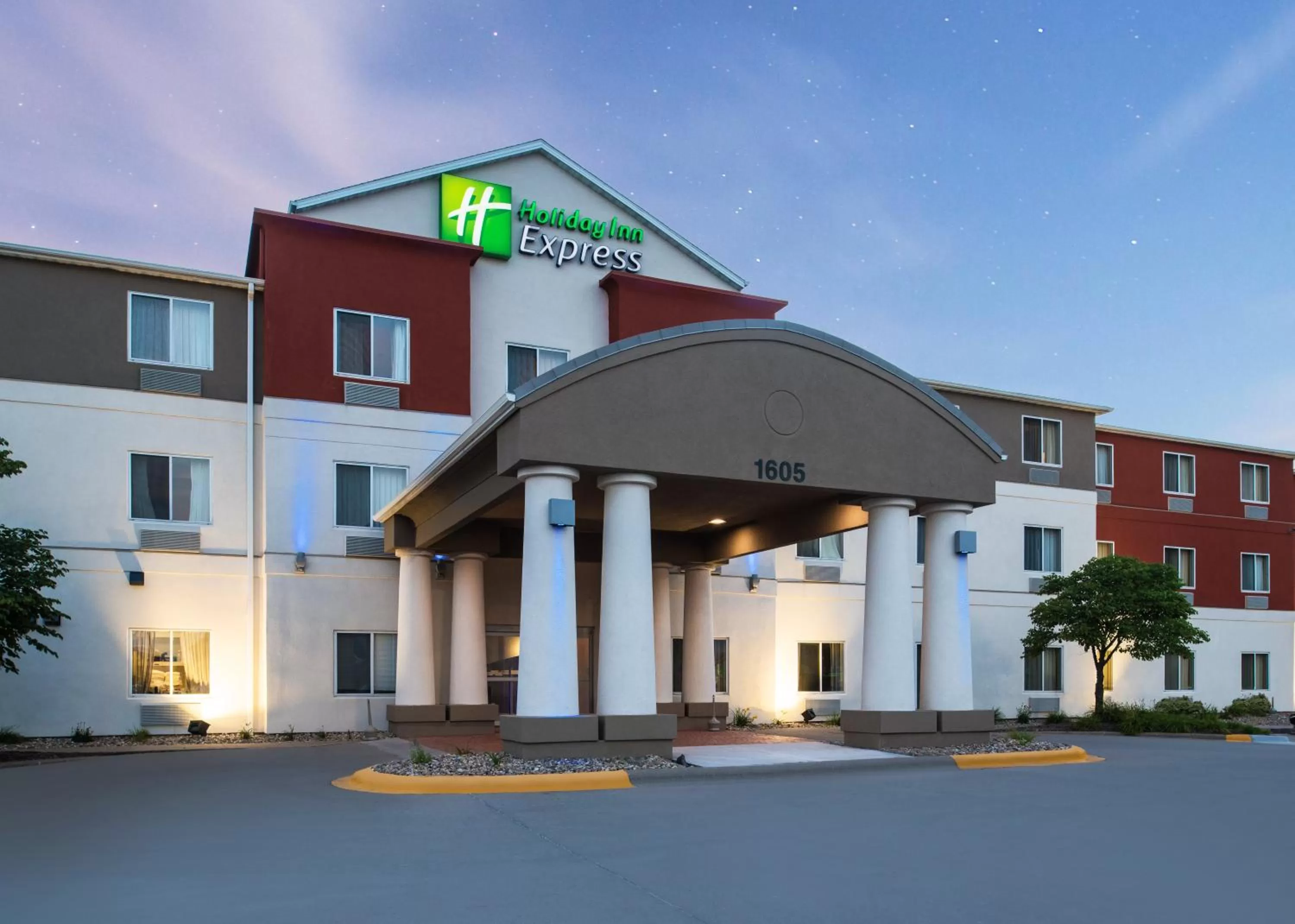 Property building in Holiday Inn Express Hotel & Suites Burlington by IHG