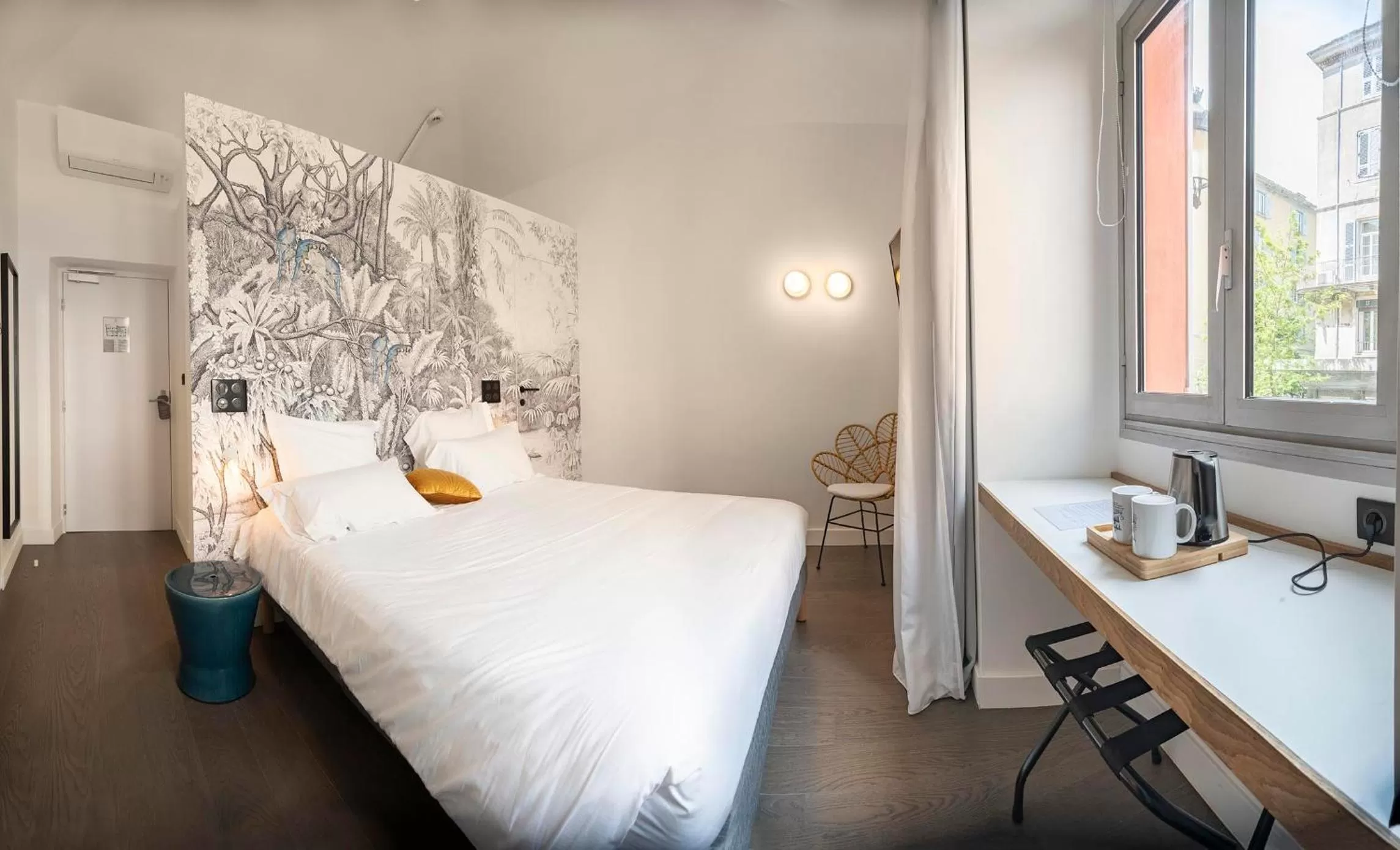 Photo of the whole room, Bed in Monsieur Miot Concept Hotel - Bastia centre
