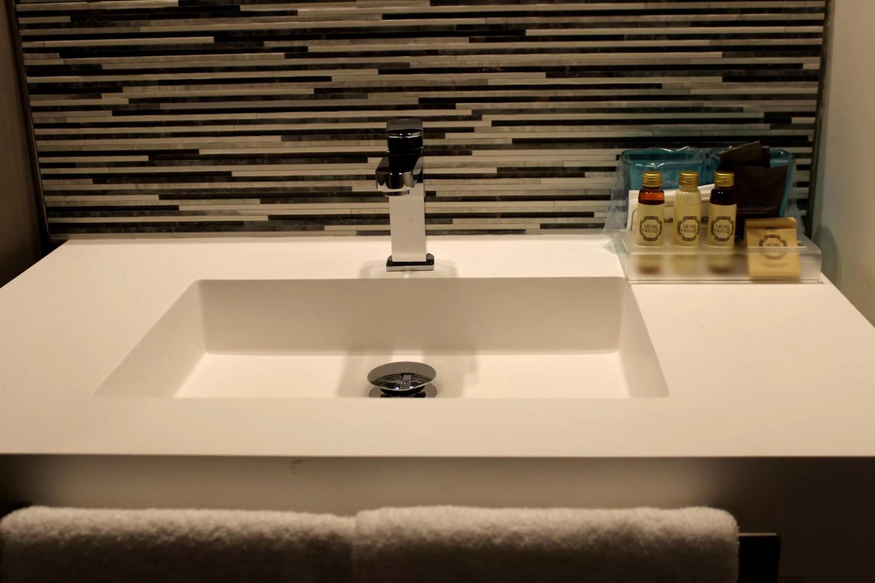 Bathroom in Aqua Ria Boutique Hotel