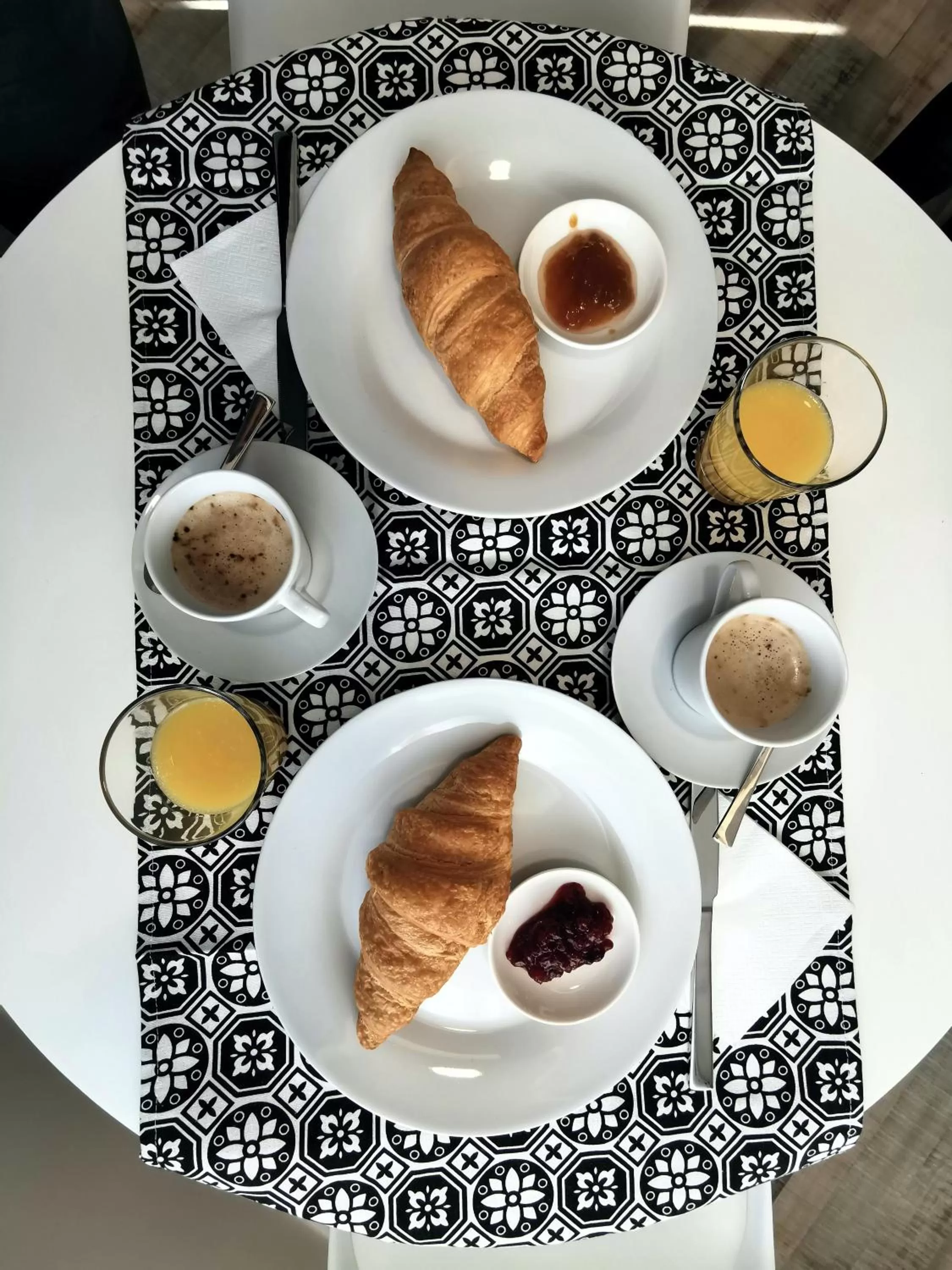 Food and drinks in Hotel CityMap Maribor